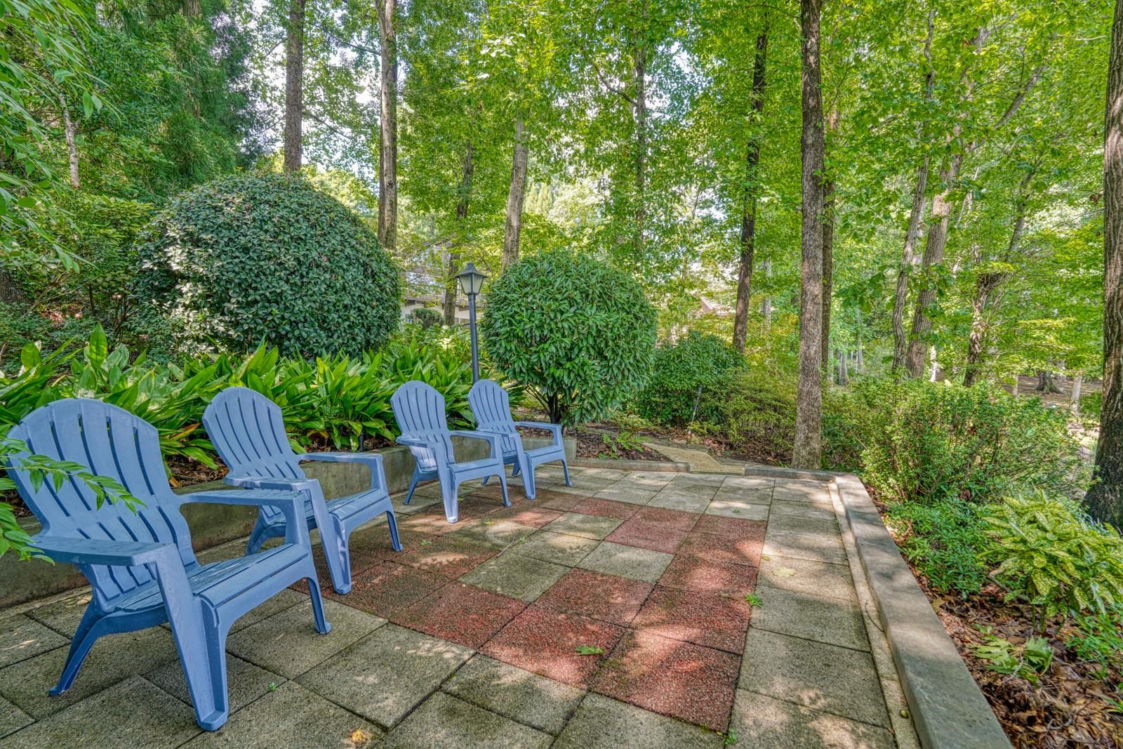 337 Hillcove Point Property Photo 11