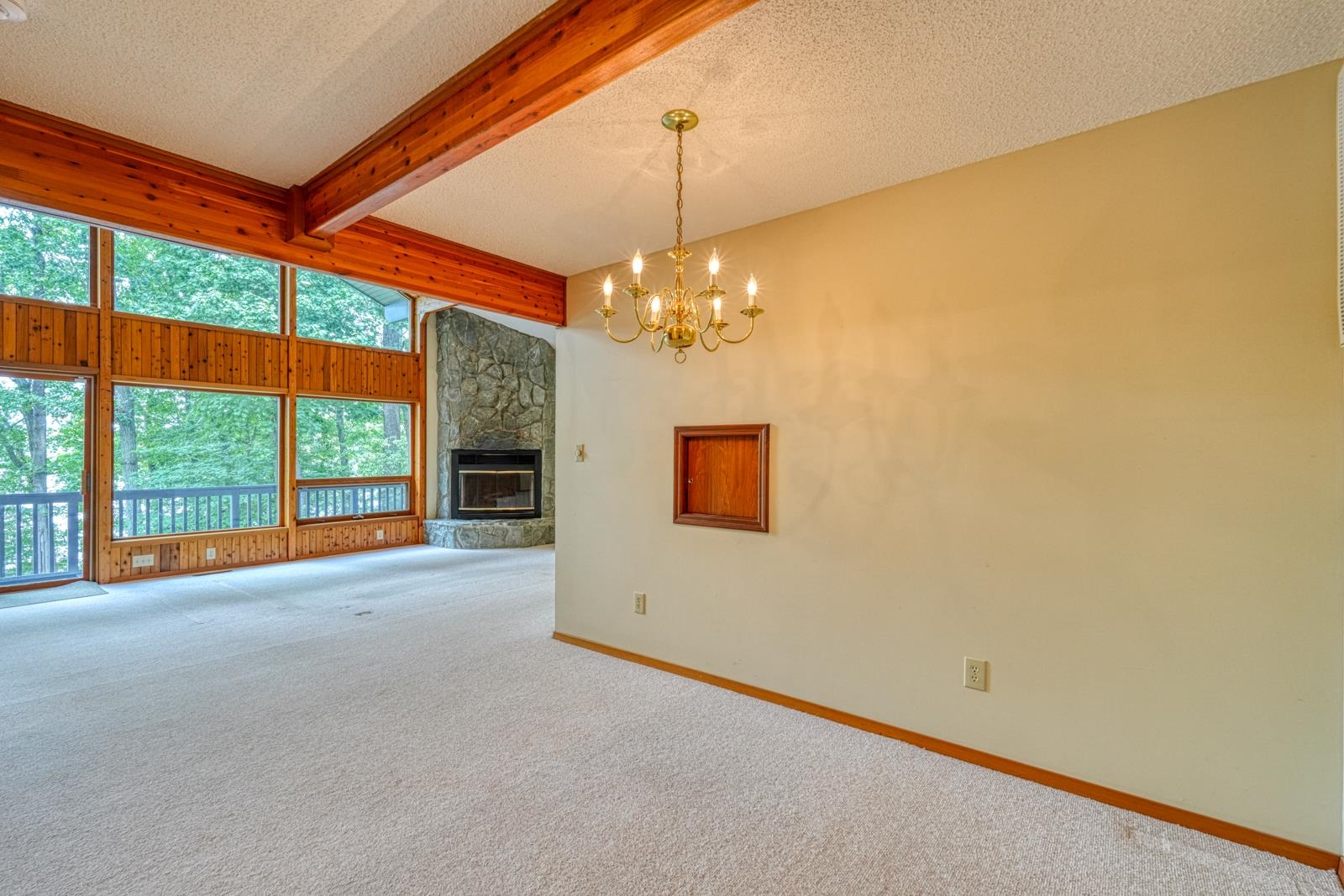 337 Hillcove Point Property Photo 22