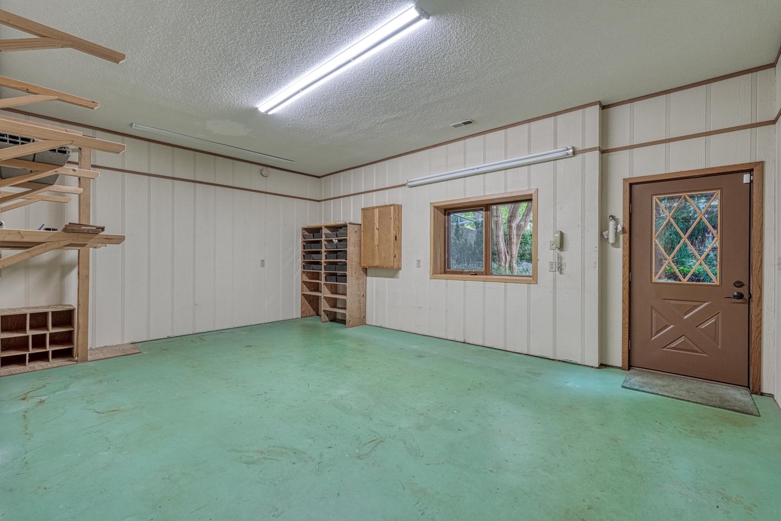 337 Hillcove Point Property Photo 40
