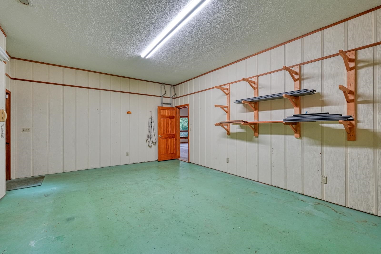 337 Hillcove Point Property Photo 43