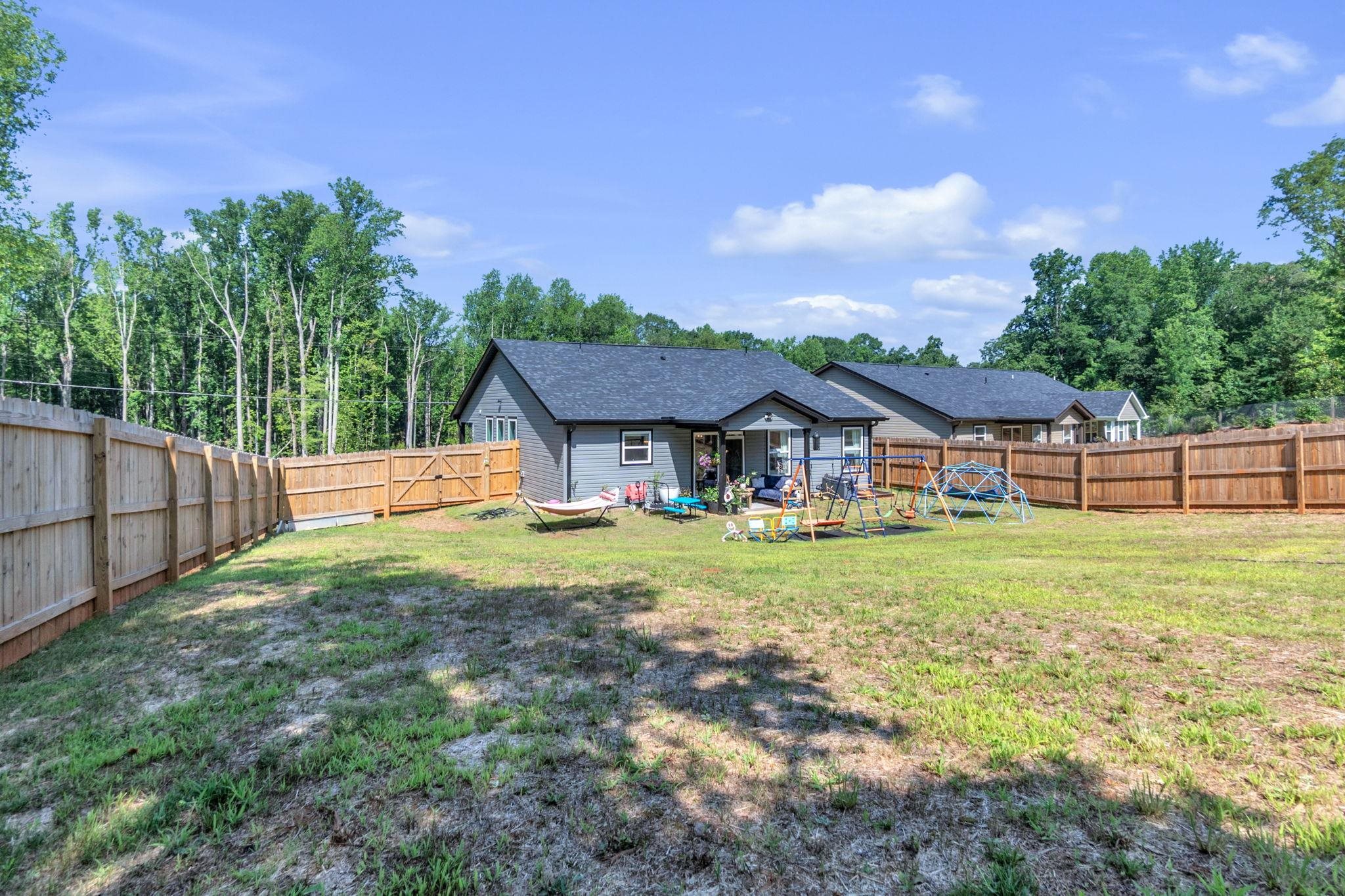 273 Lexington Street Property Photo 4