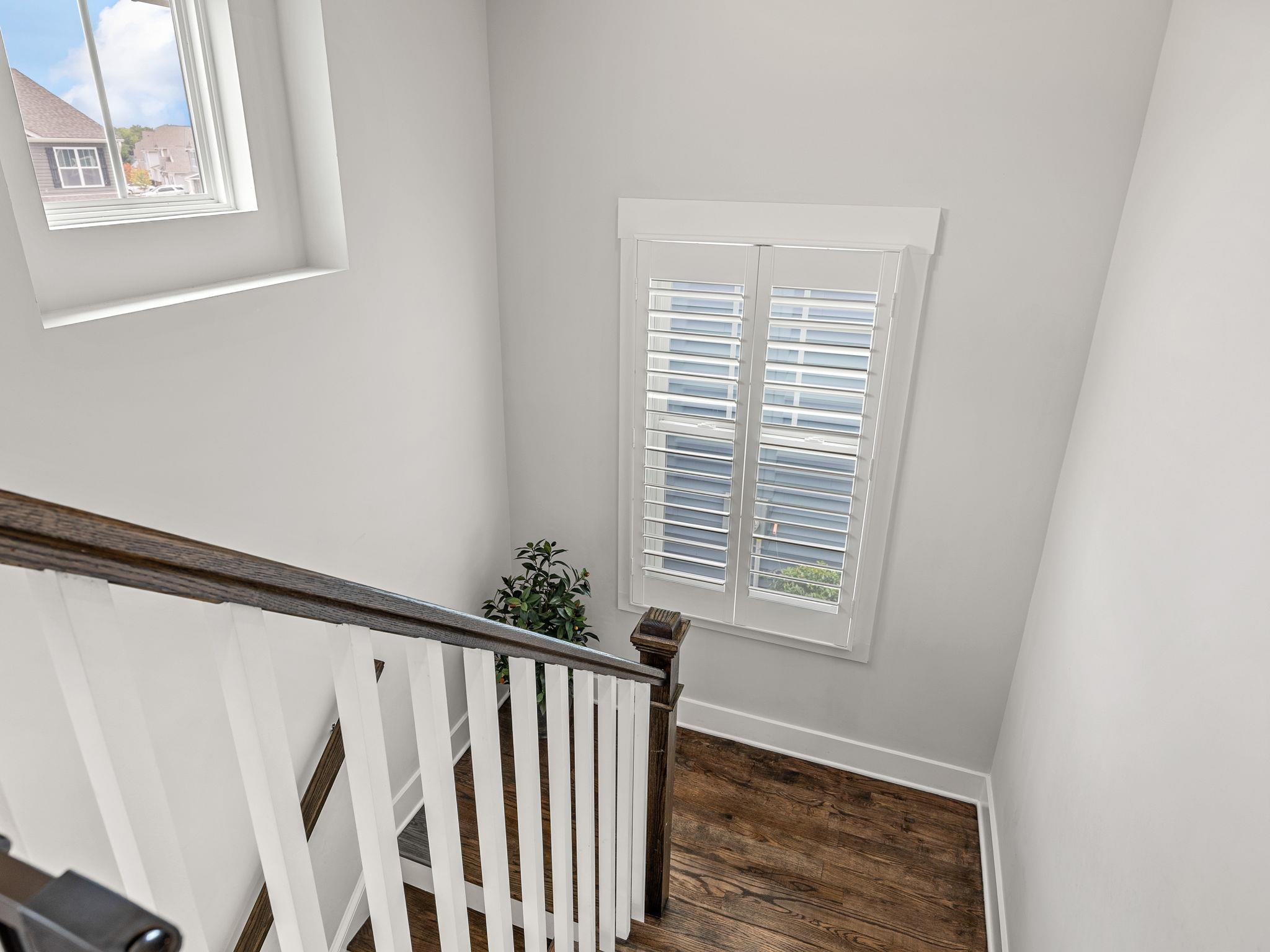 373 Fenwick Drive Property Photo 9