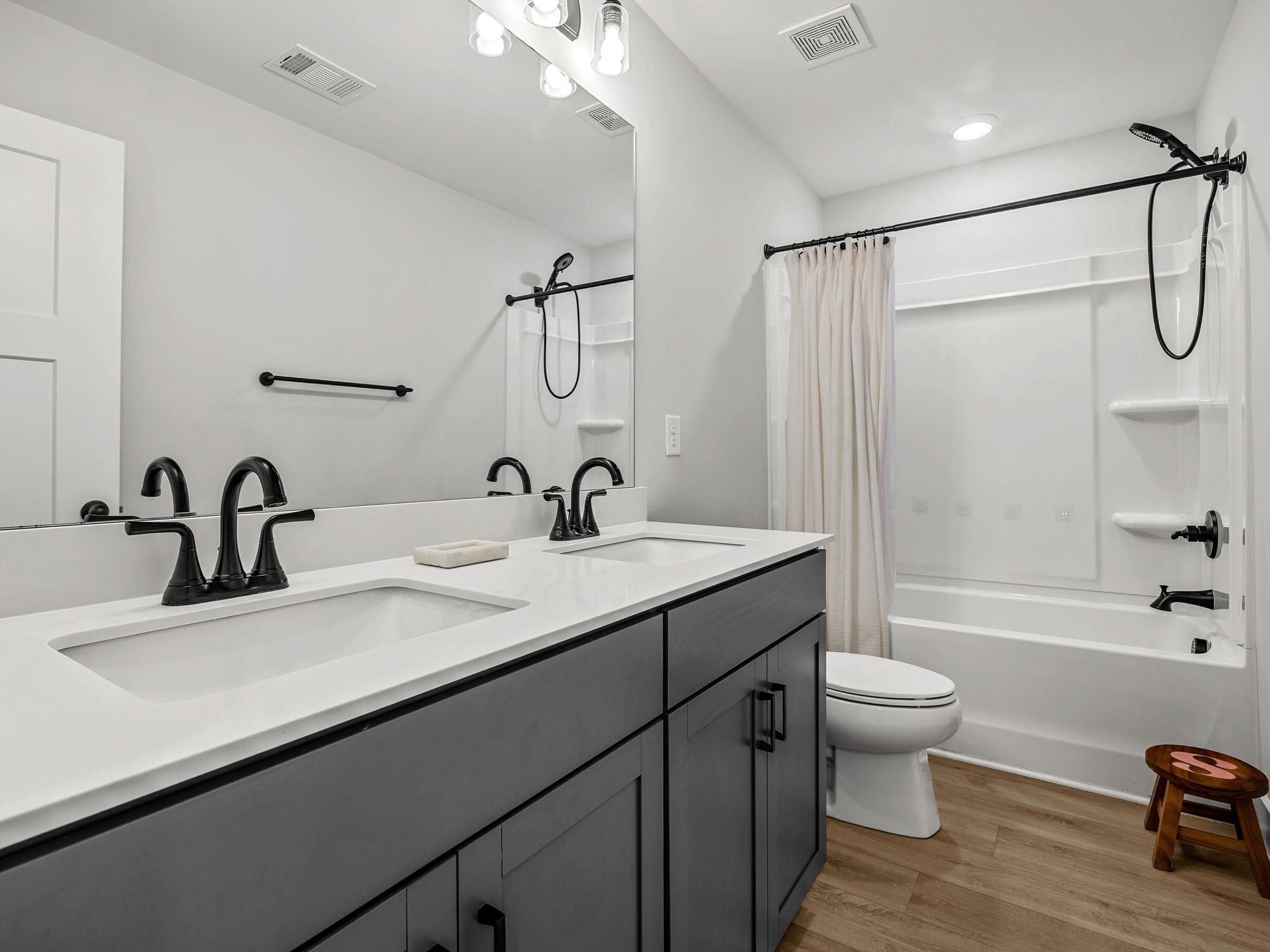 373 Fenwick Drive Property Photo 35