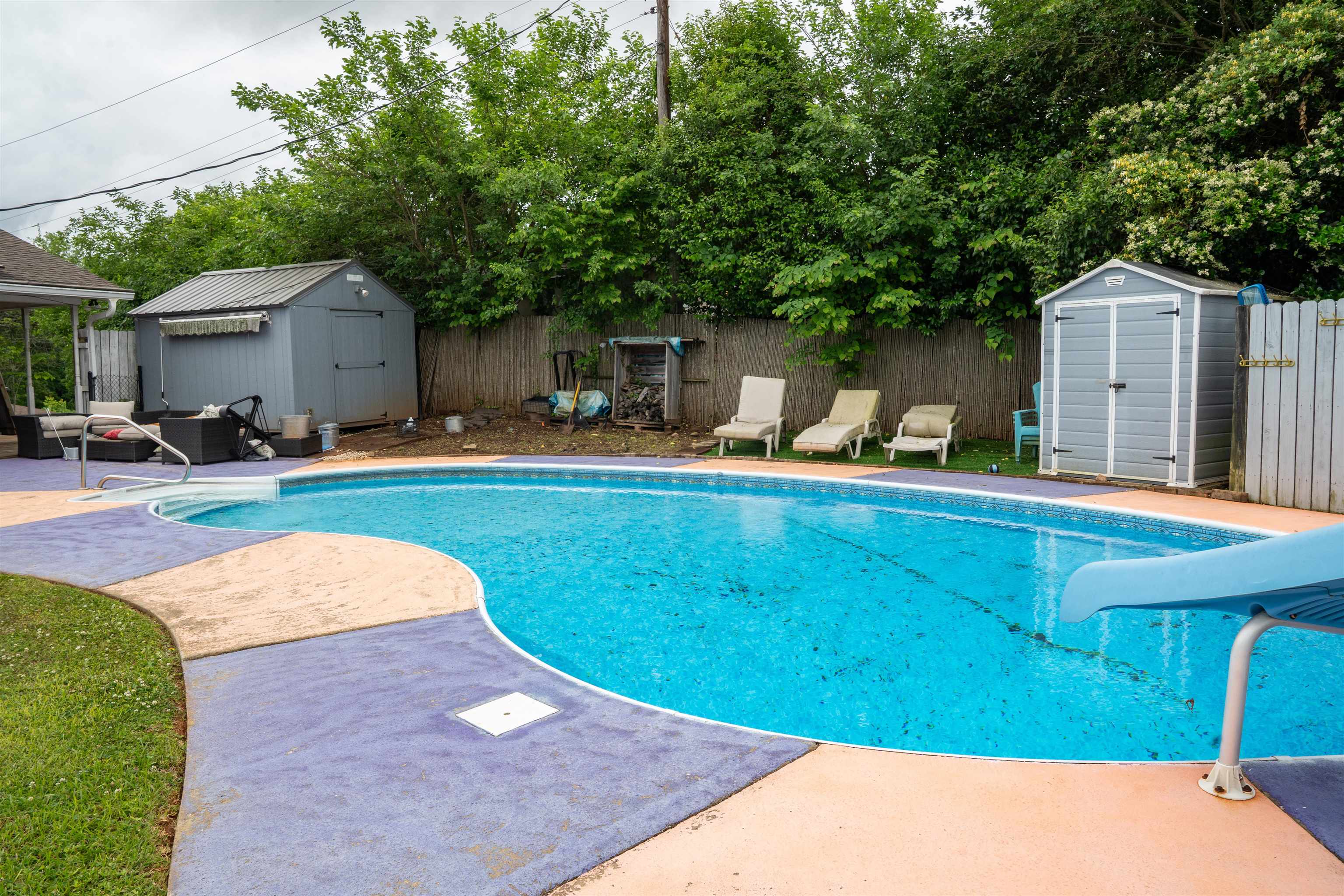 102 N Lanford Road Property Photo 2