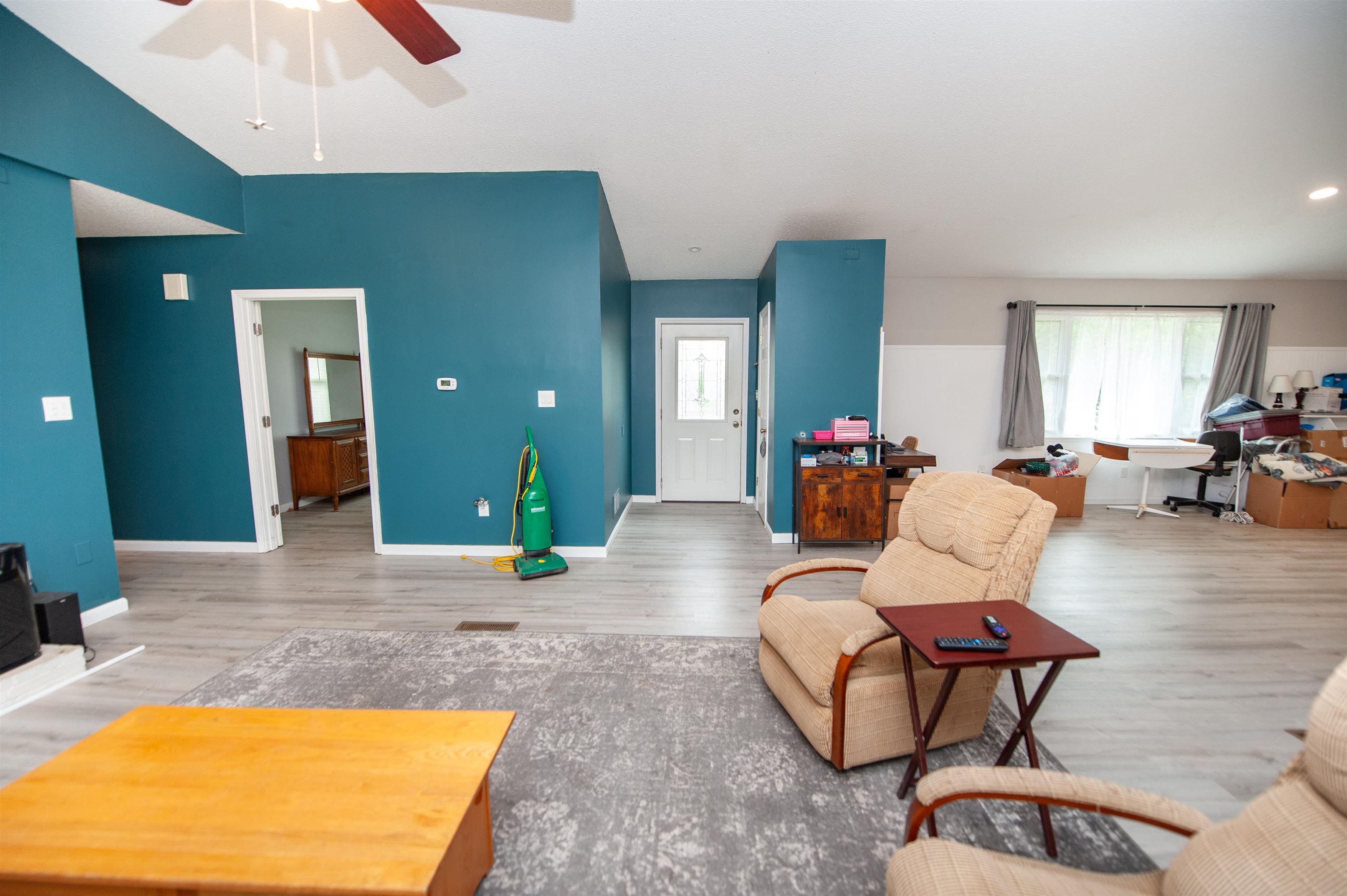 102 N Lanford Road Property Photo 7