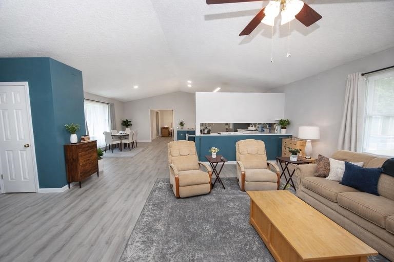 102 N Lanford Road Property Photo 8
