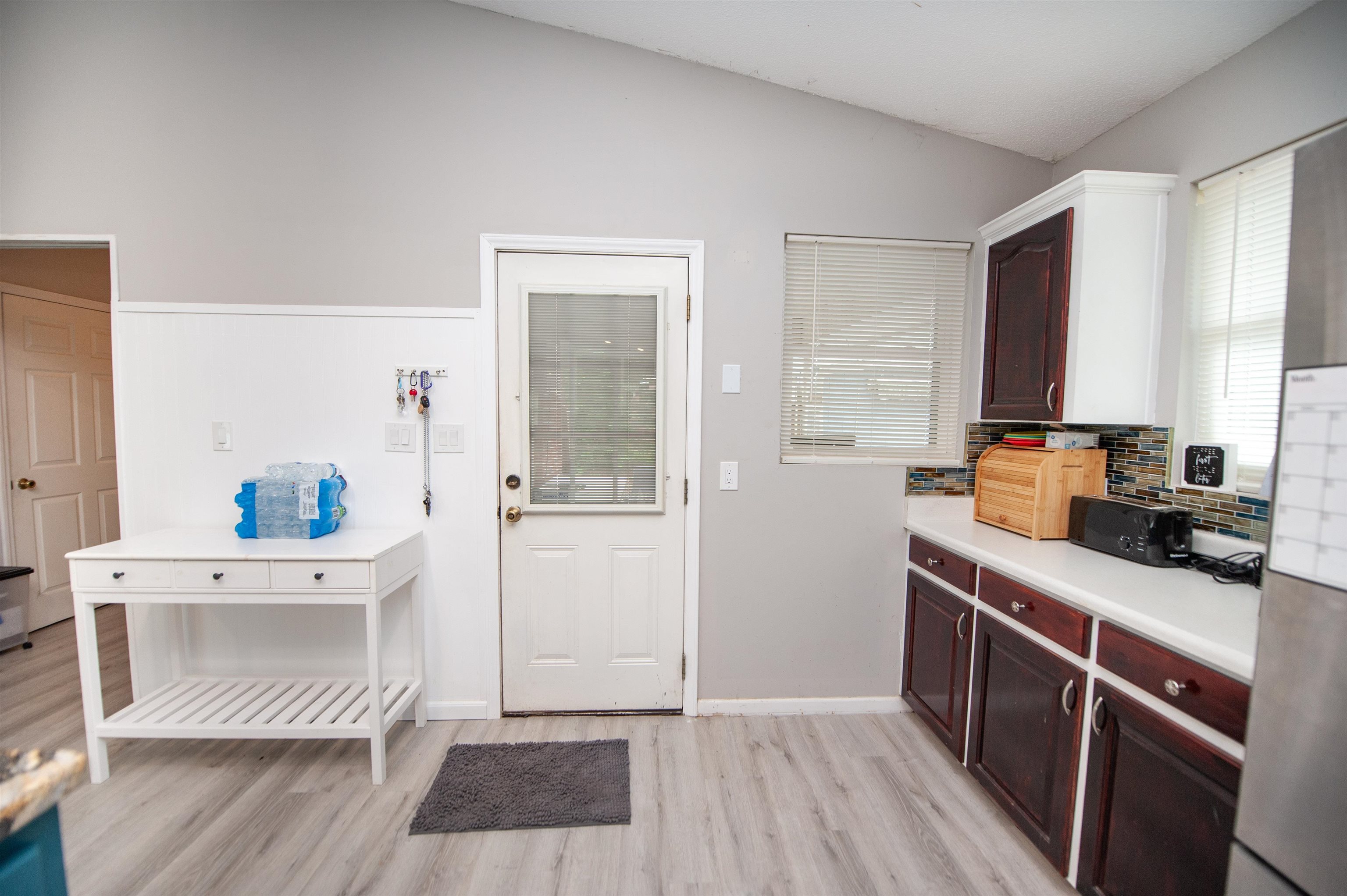 102 N Lanford Road Property Photo 10
