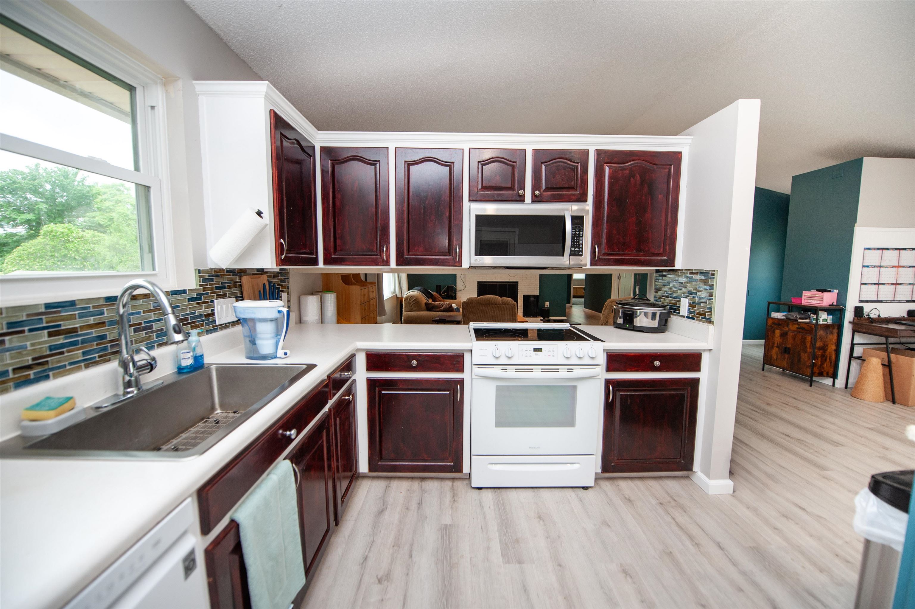 102 N Lanford Road Property Photo 11