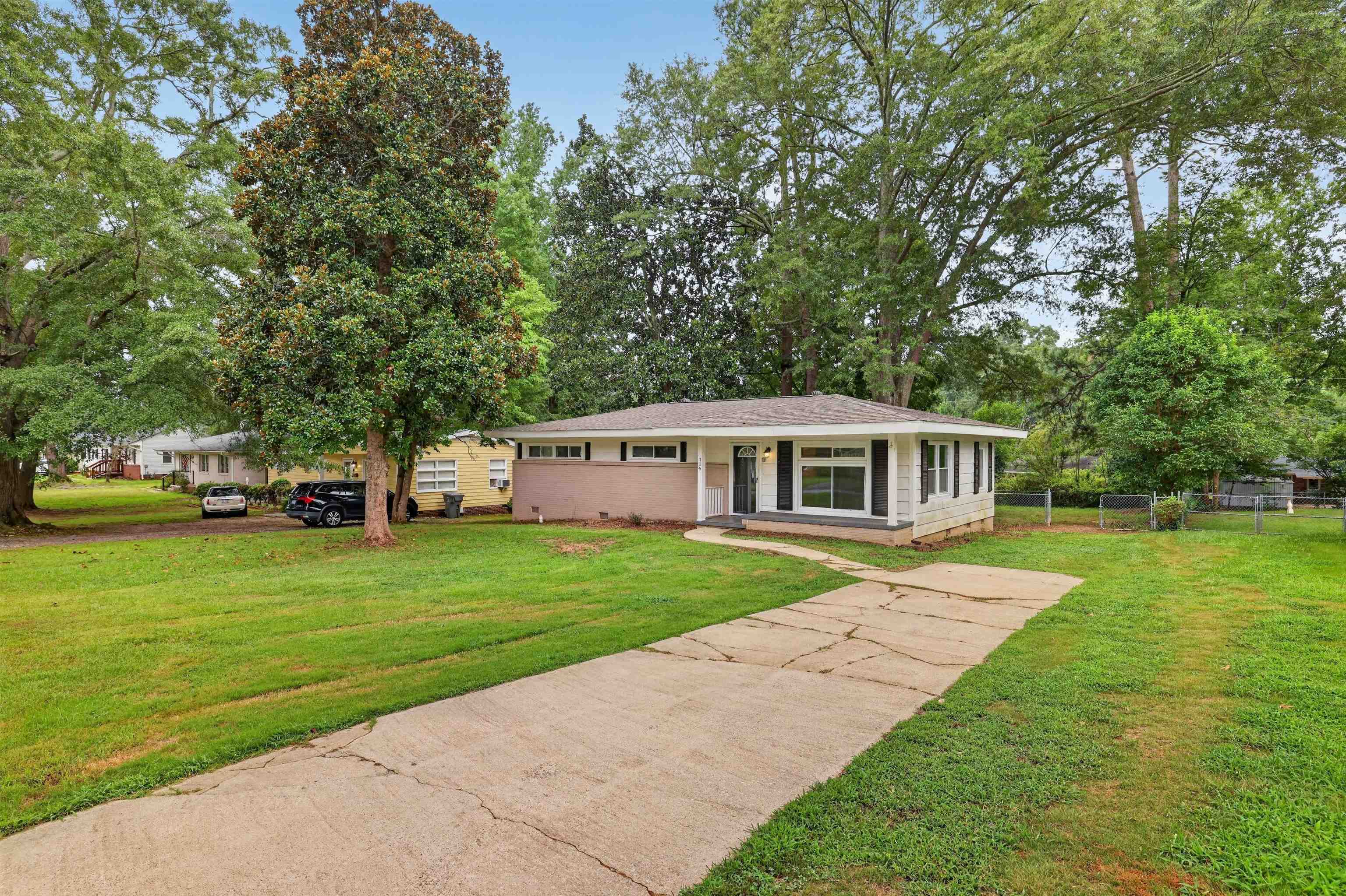 114 1st Avenue Property Photo 2