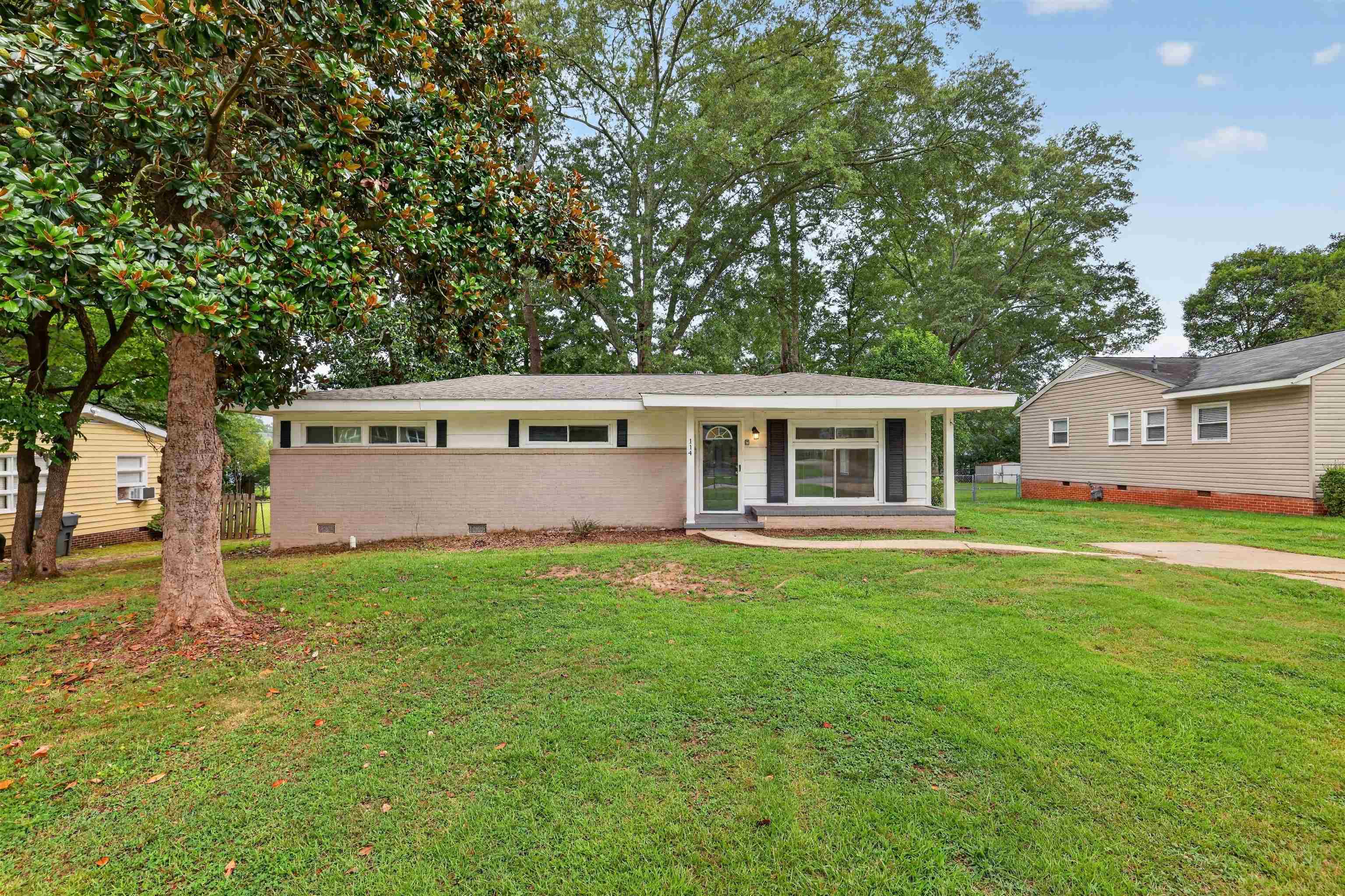 114 1st Avenue Property Photo 3