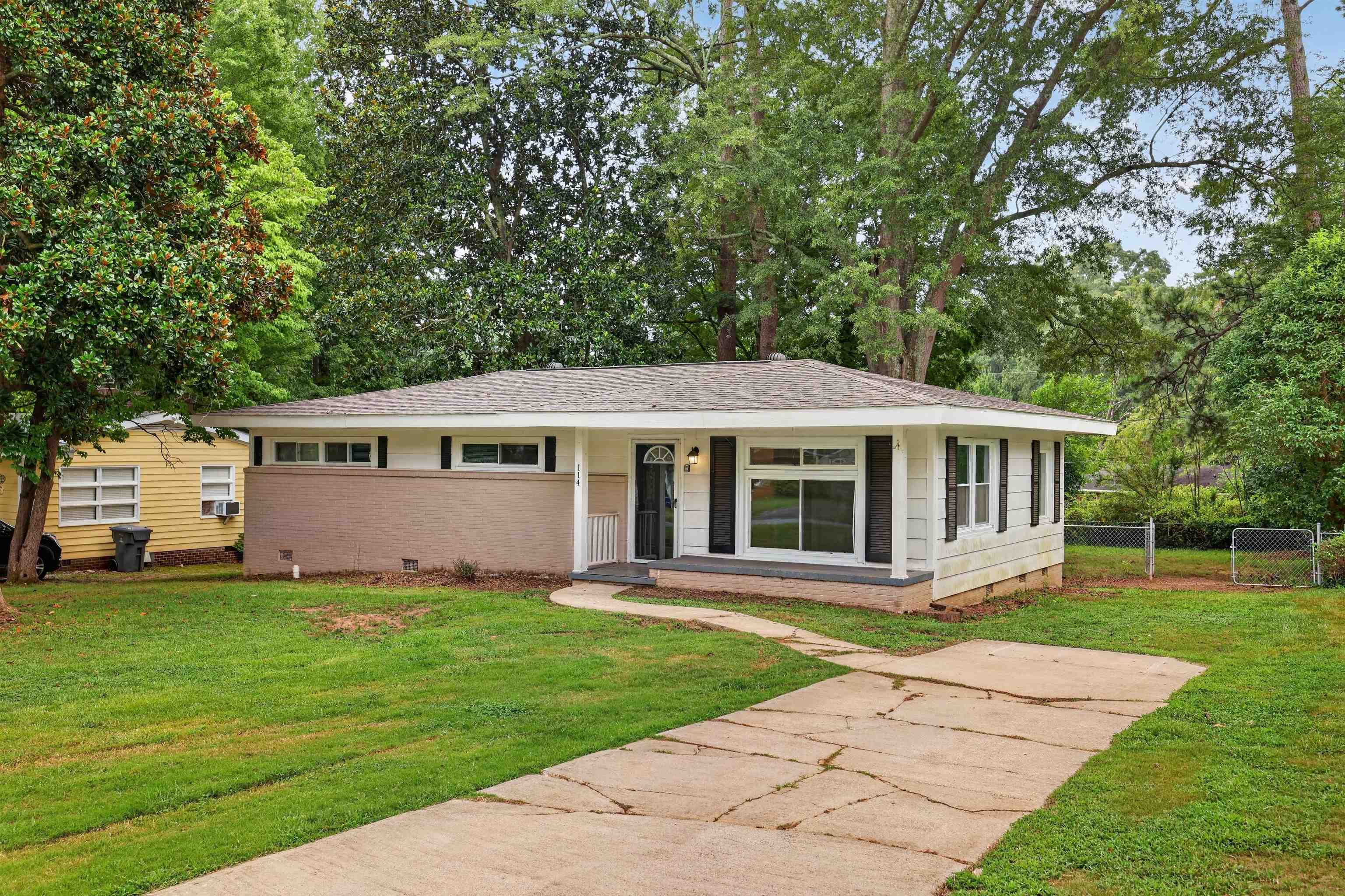 114 1st Avenue Property Photo 5