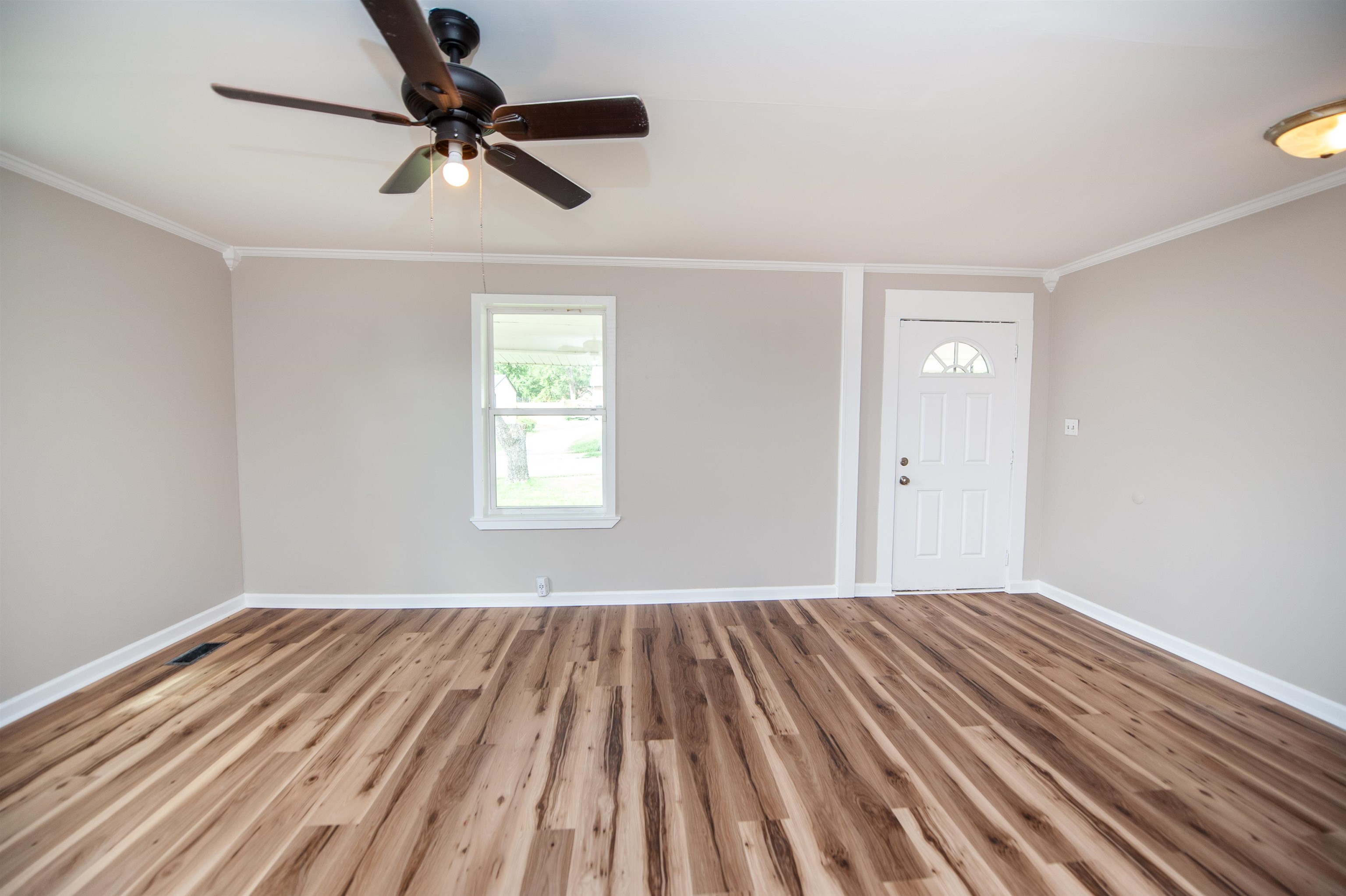 445 Arch Street Property Photo 6