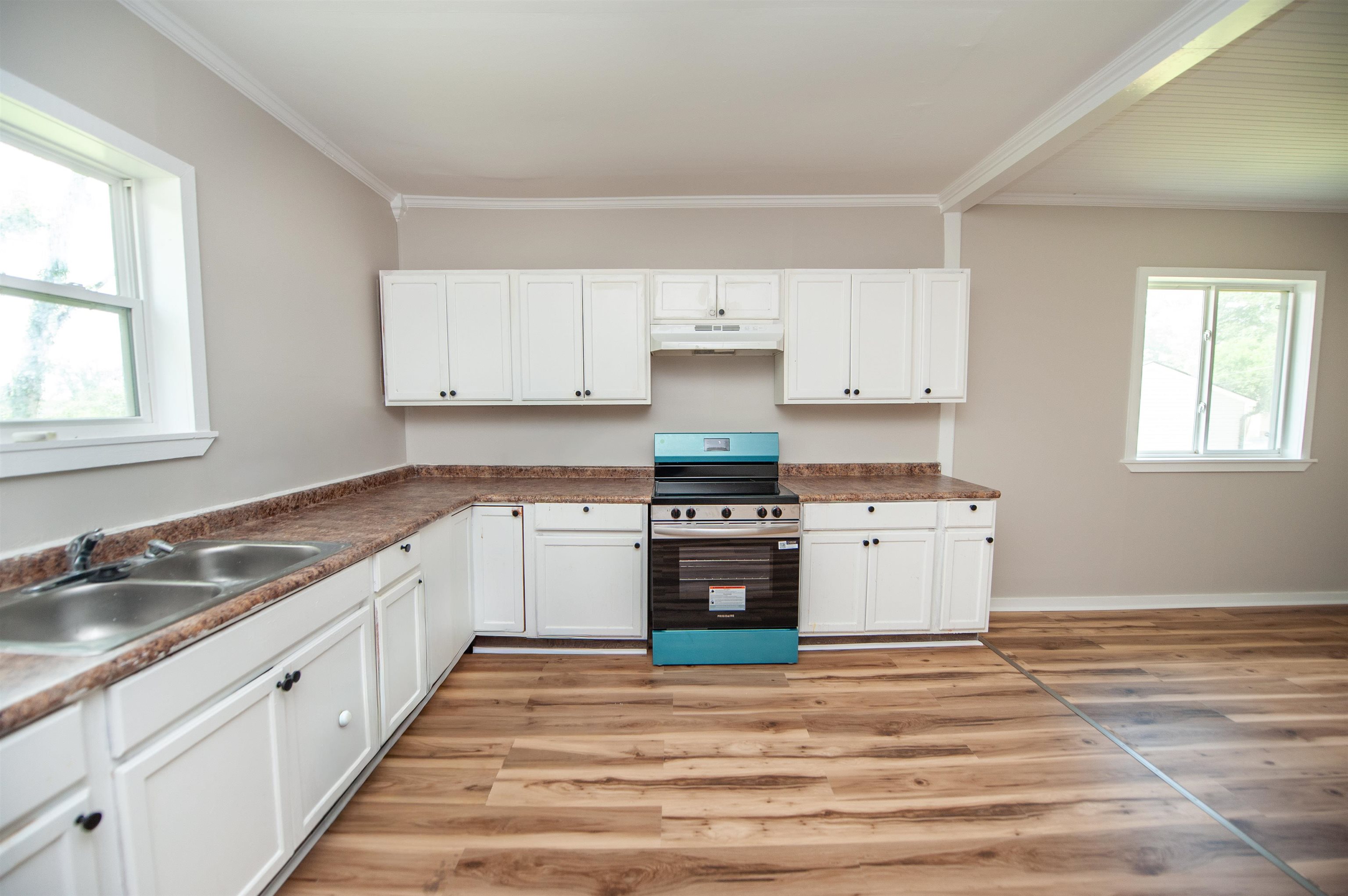 445 Arch Street Property Photo 10