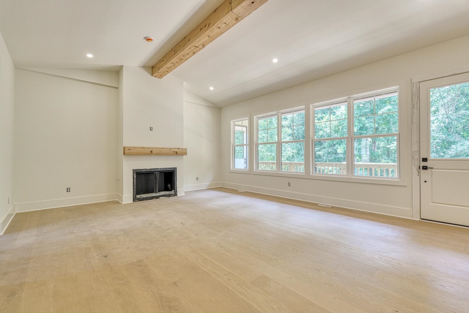 2040 Ivy Cottage Path Property Photo 3