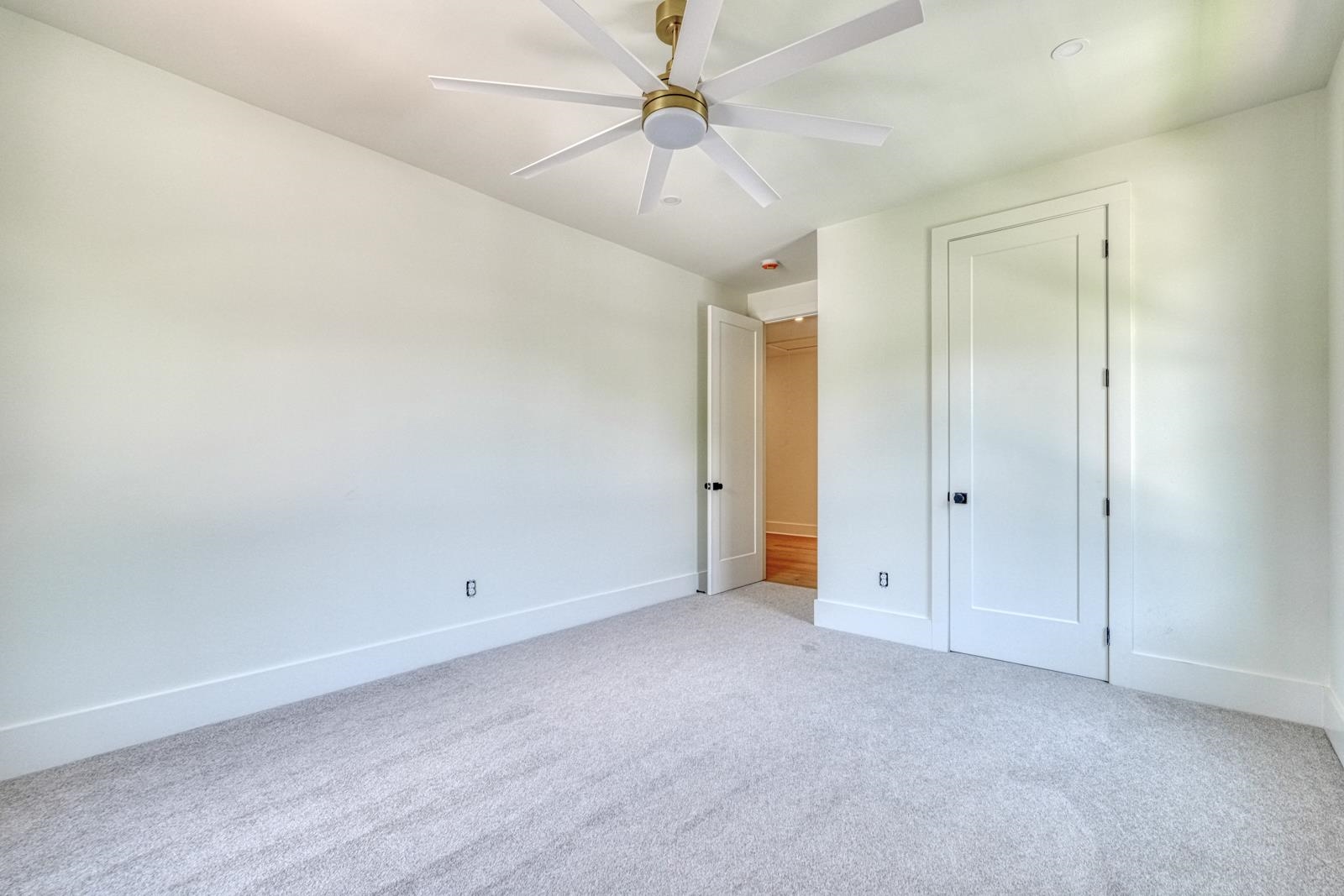 2040 Ivy Cottage Path Property Photo 32