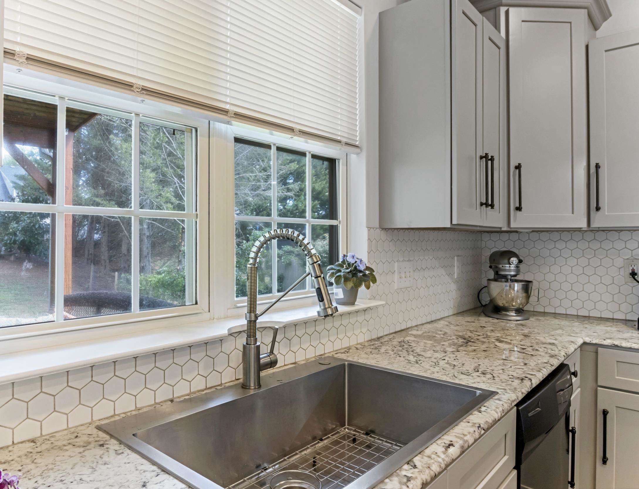 5 Grayhawk Way Property Photo 8