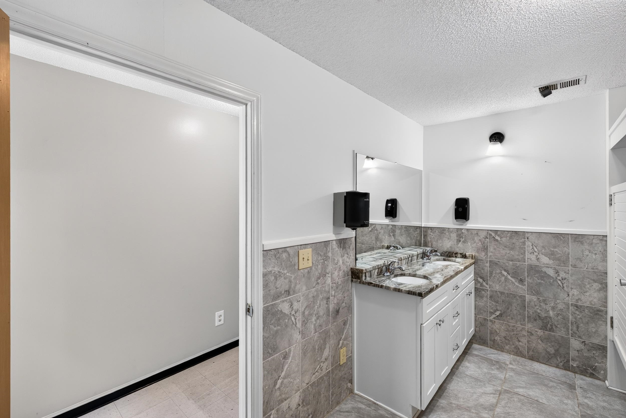 340388 Property Photo 25