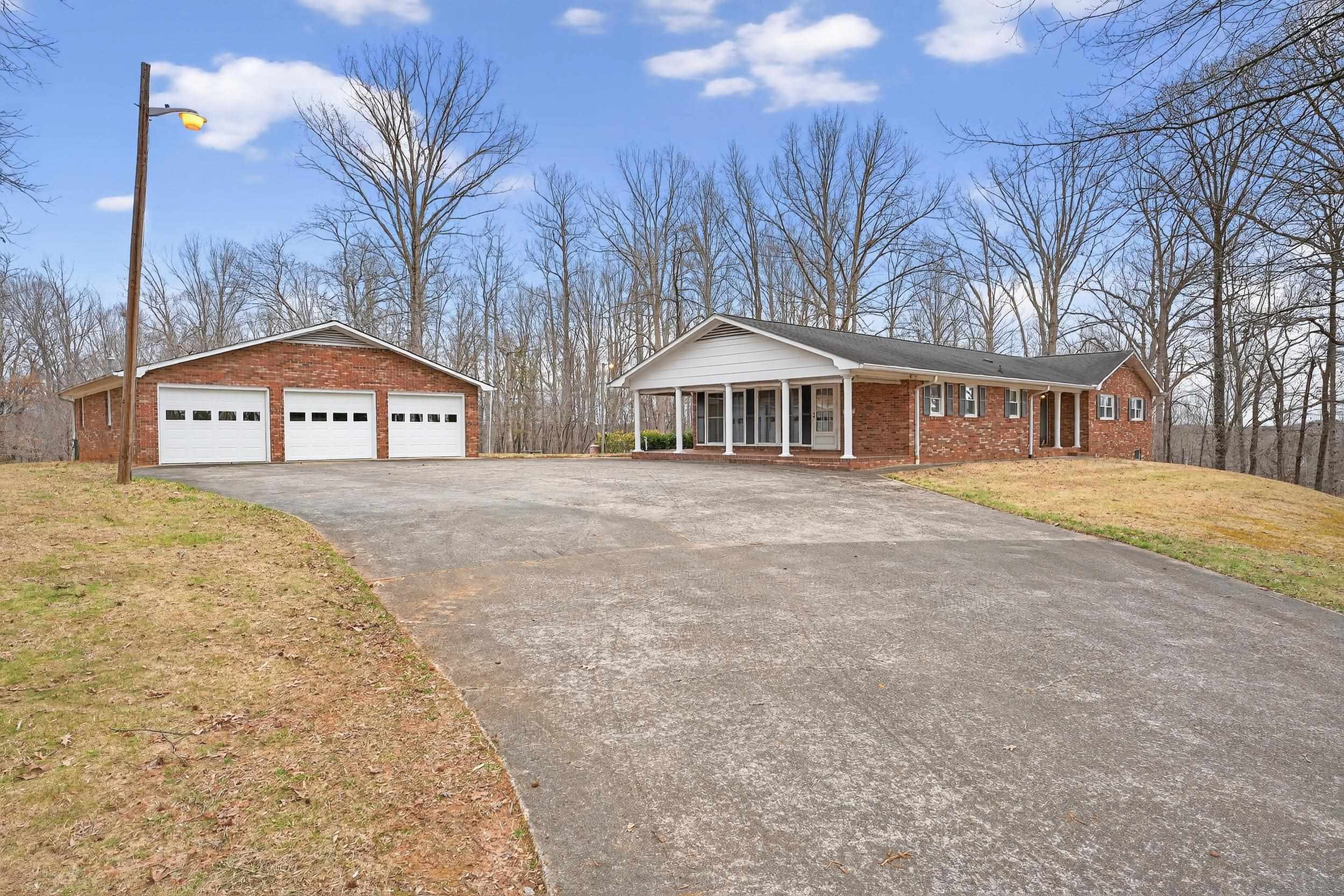 1010 Highway 14 W Highway Property Photo 2