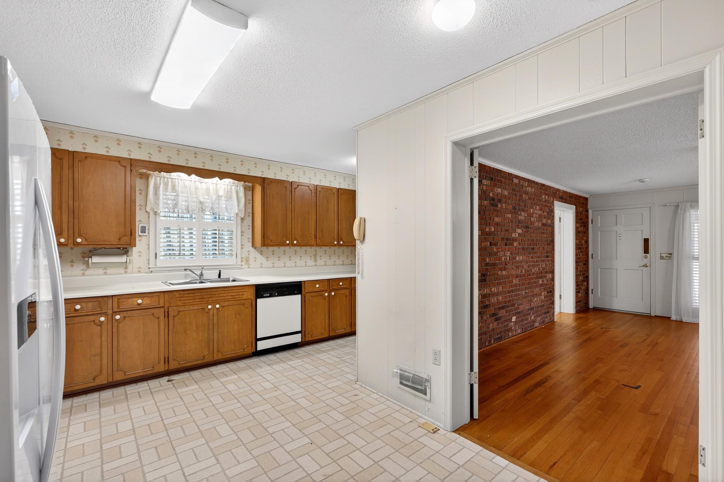 1010 Highway 14 W Highway Property Photo 13