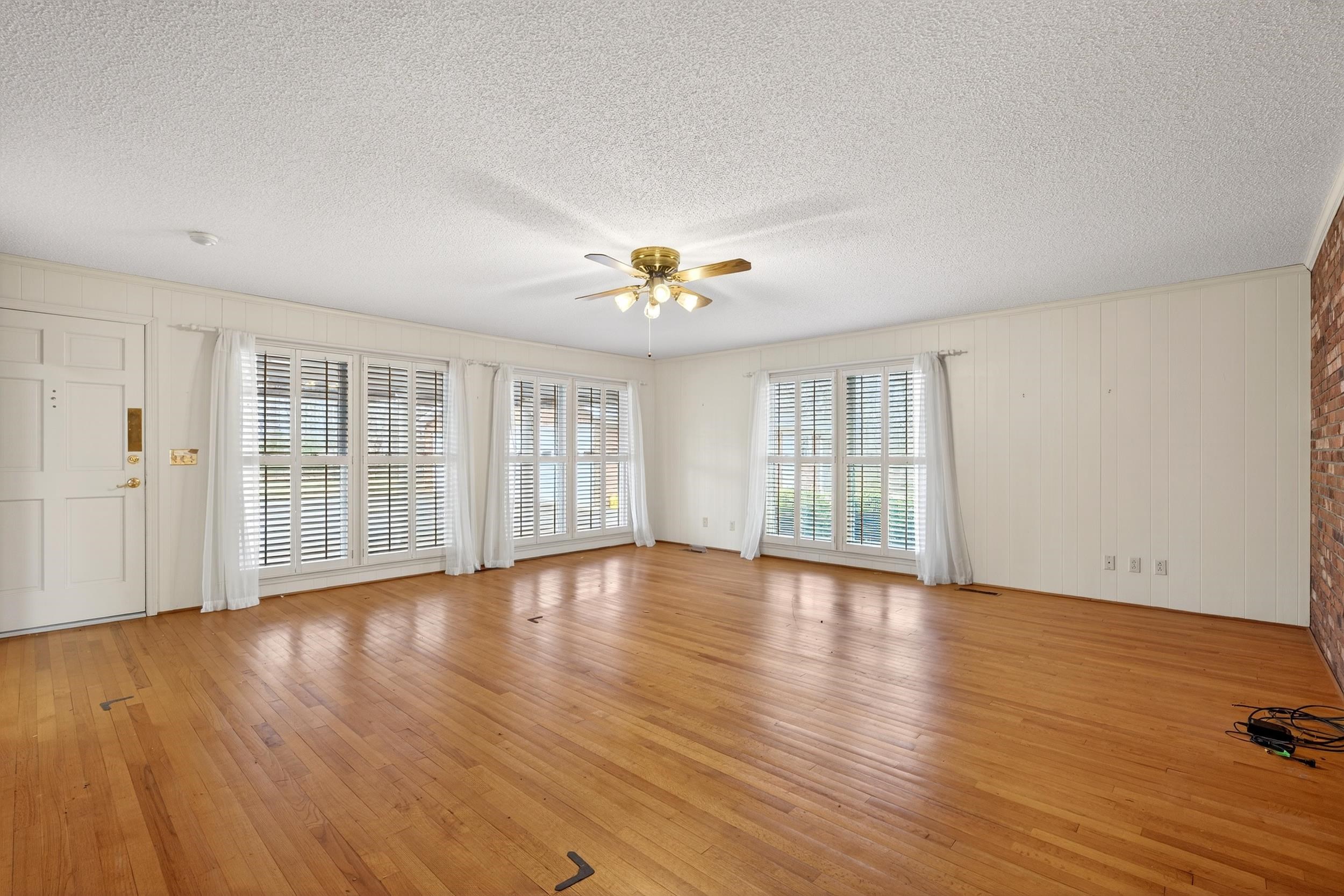 1010 Highway 14 W Highway Property Photo 19