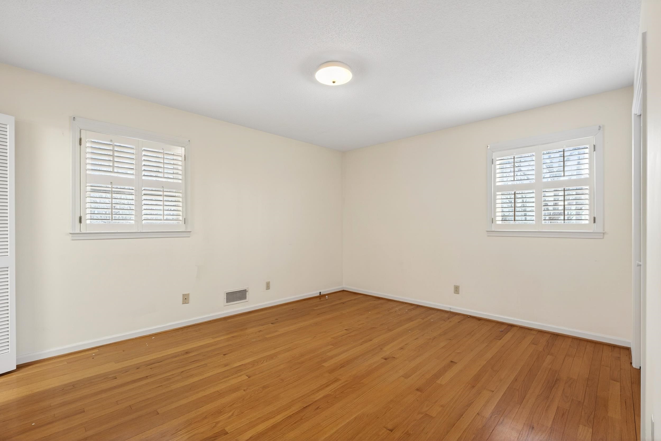 1010 Highway 14 W Highway Property Photo 23