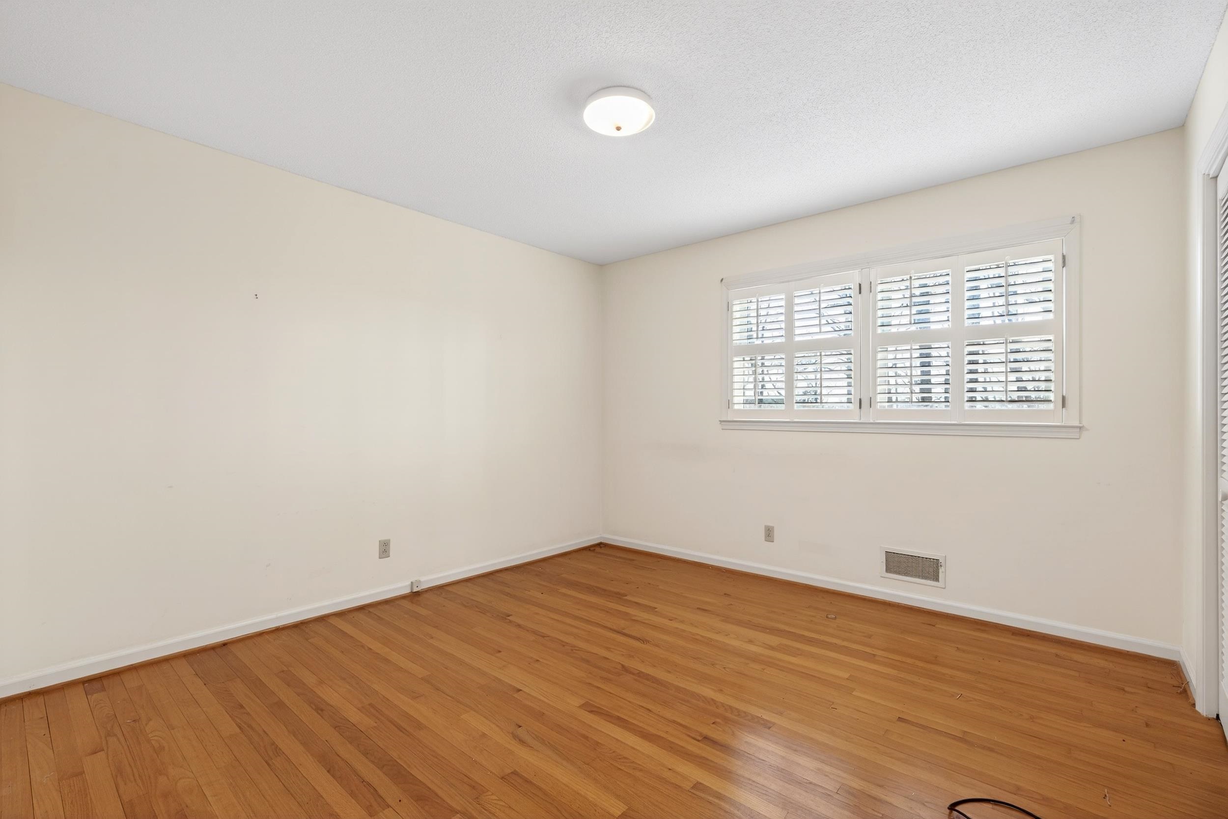1010 Highway 14 W Highway Property Photo 28