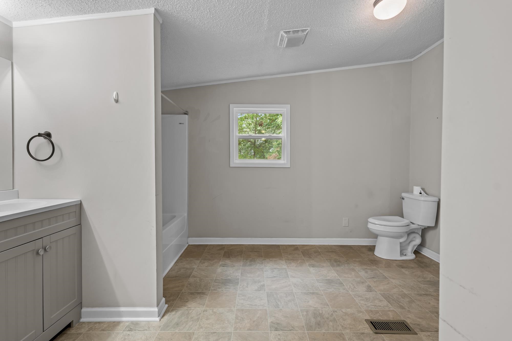 20 Bramlett Road Property Photo 18