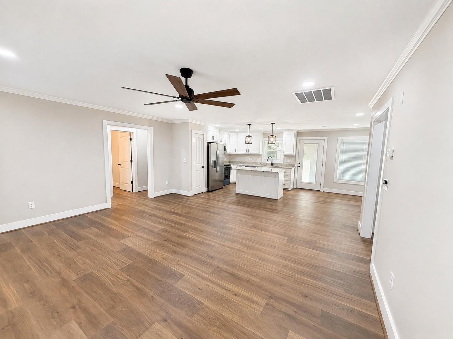 30 Whiteside Street Property Photo 4