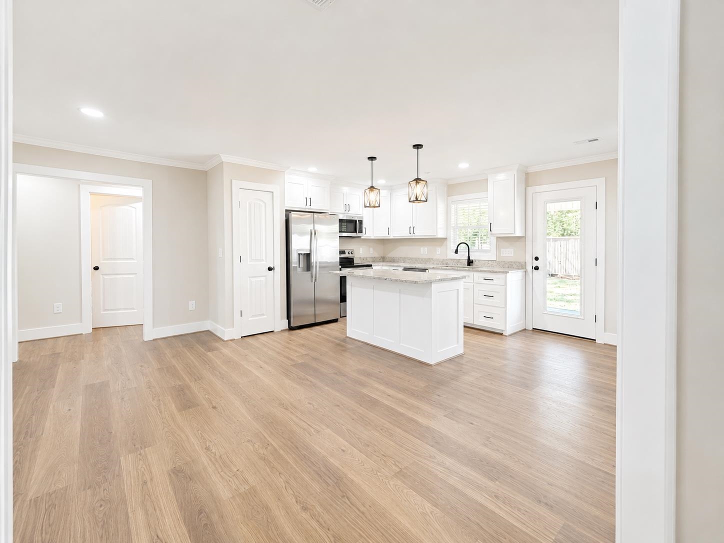 30 Whiteside Street Property Photo 6