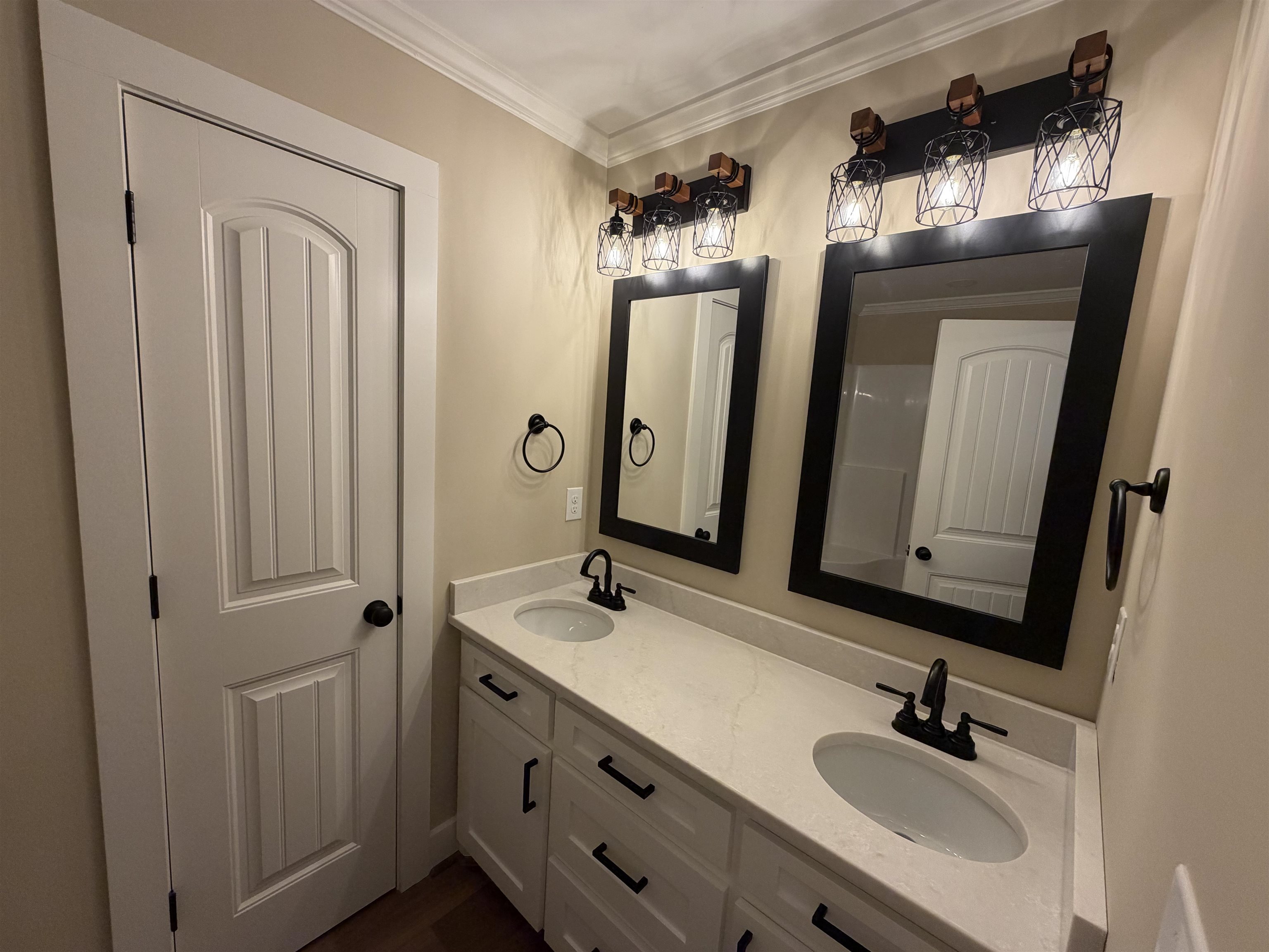 30 Whiteside Street Property Photo 10