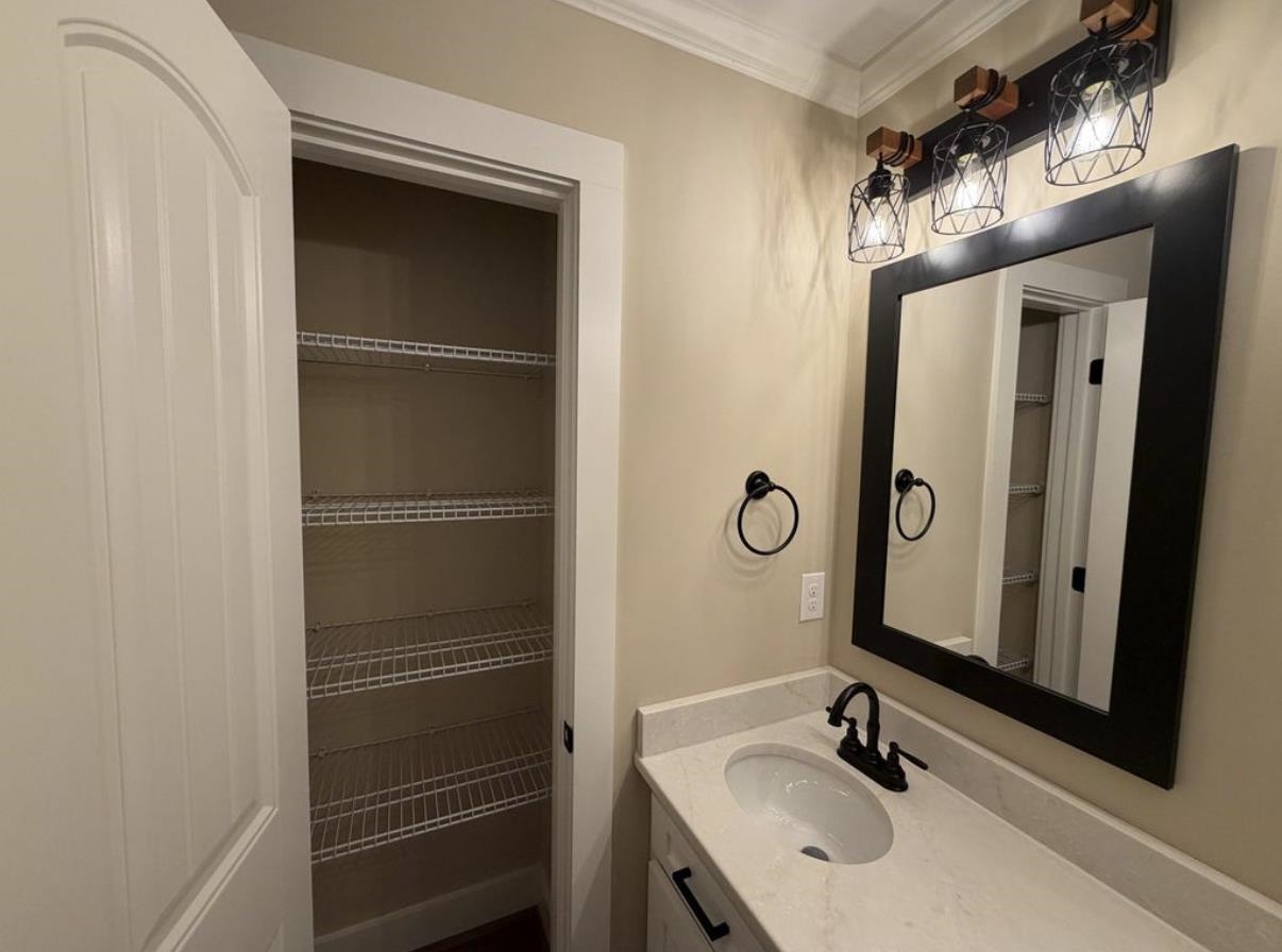 30 Whiteside Street Property Photo 11