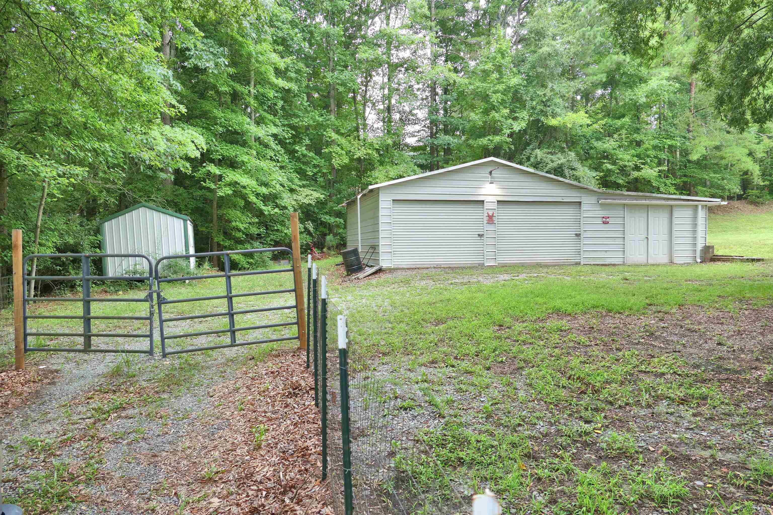 424 Edgewater Dr Property Photo 26