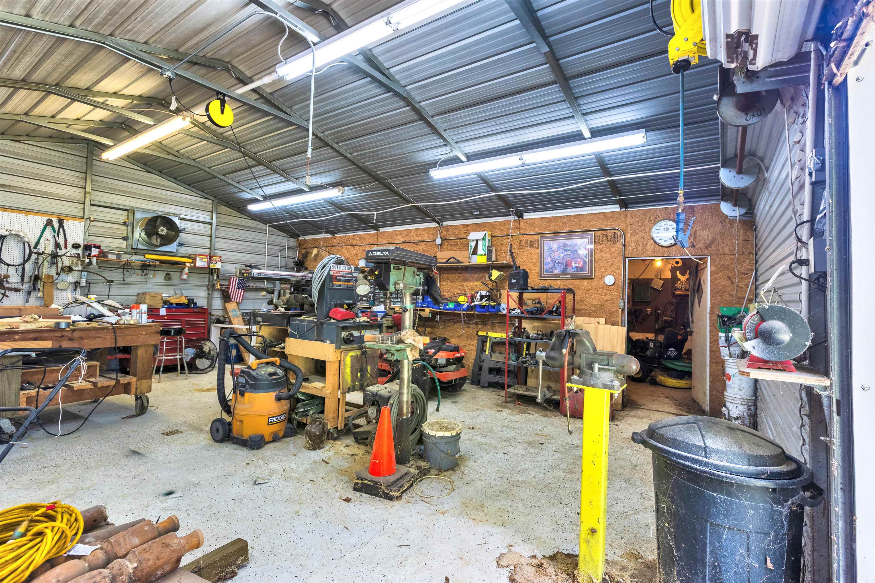 424 Edgewater Dr Property Photo 29