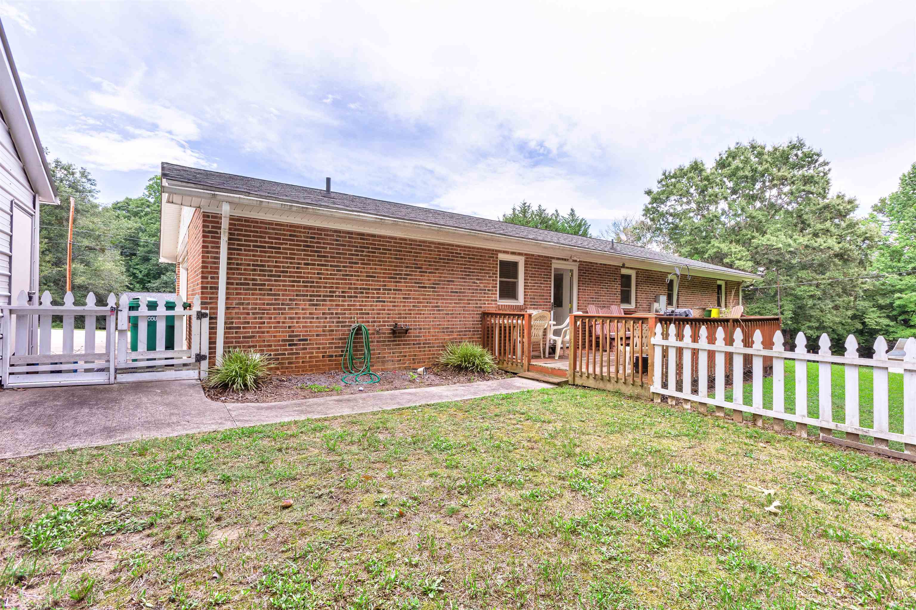 424 Edgewater Dr Property Photo 35