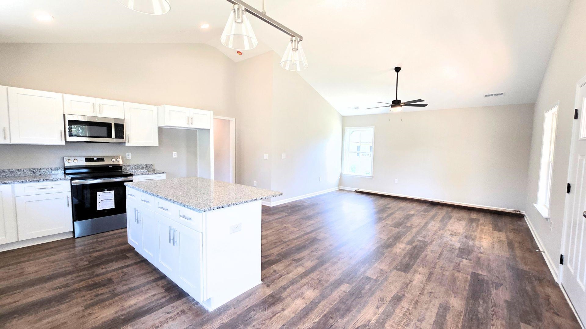 595 Vernon Street Property Photo 6