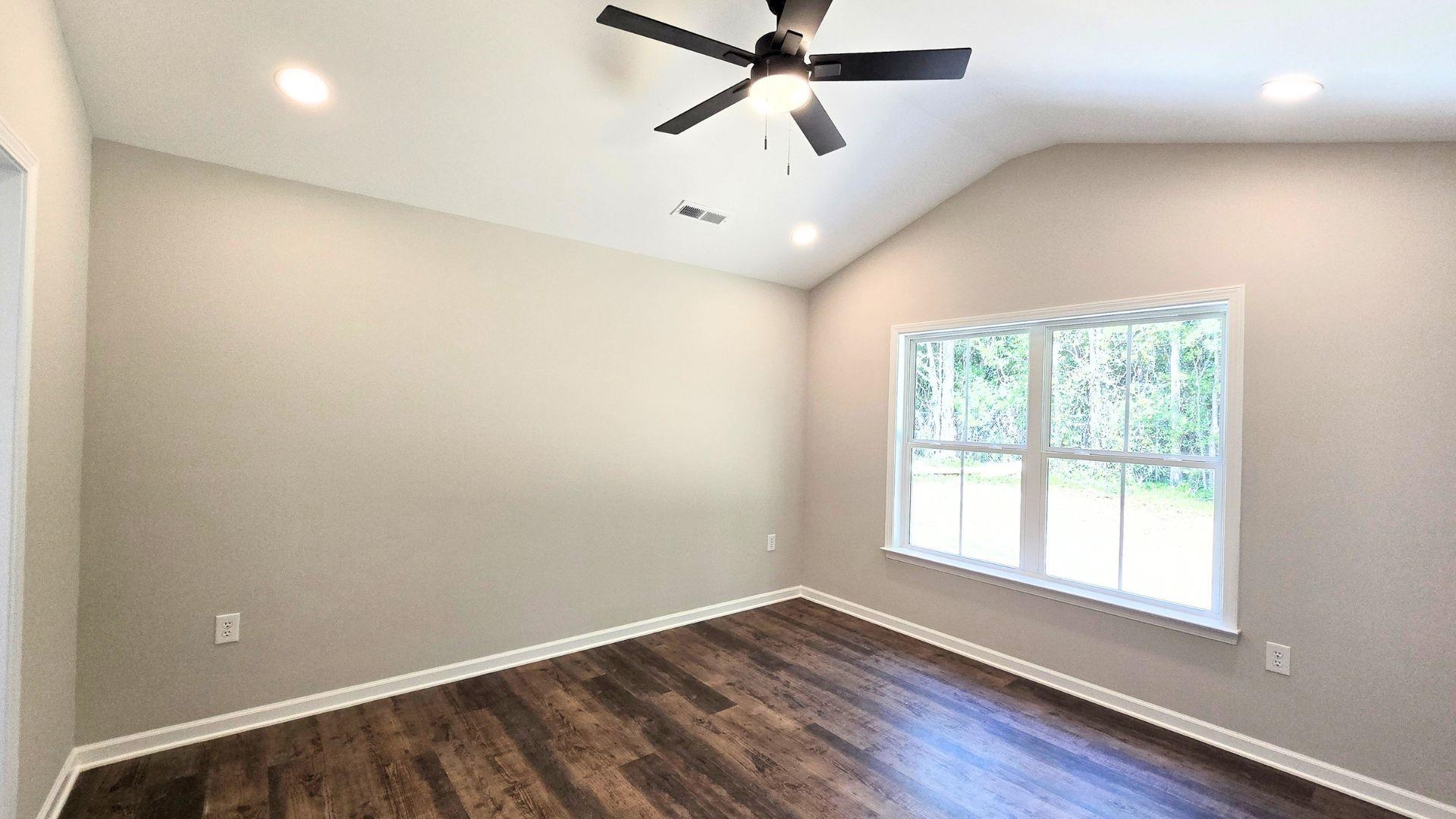 595 Vernon Street Property Photo 16