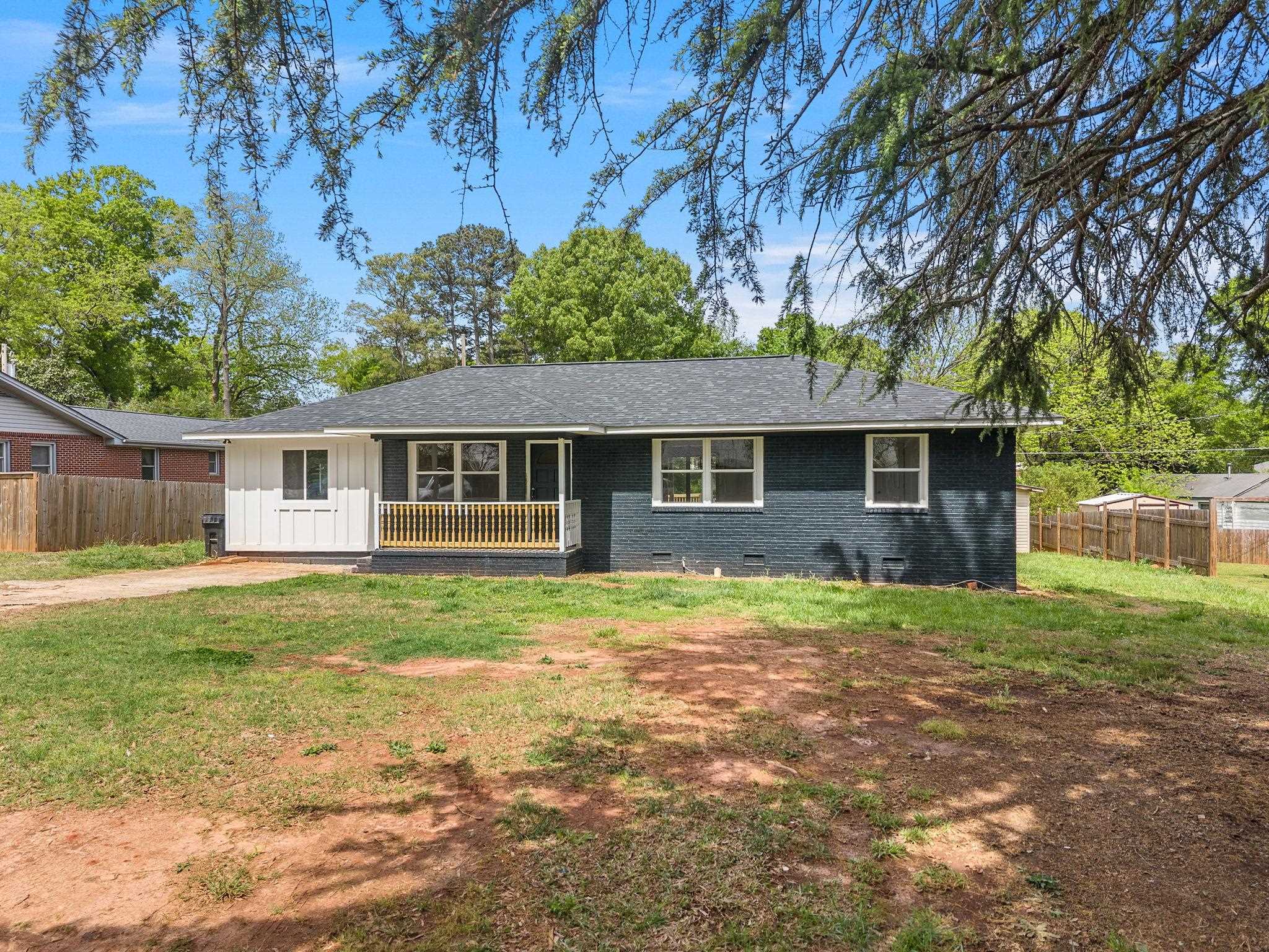 609 Ashwood Drive Property Photo 2