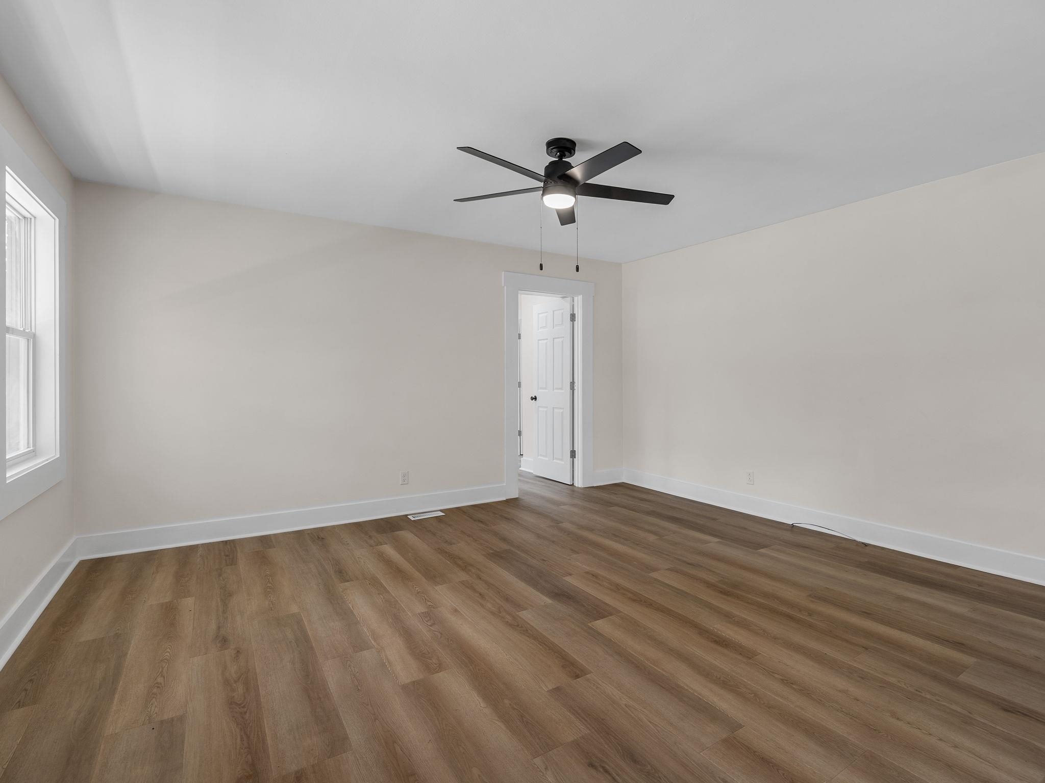 609 Ashwood Drive Property Photo 8