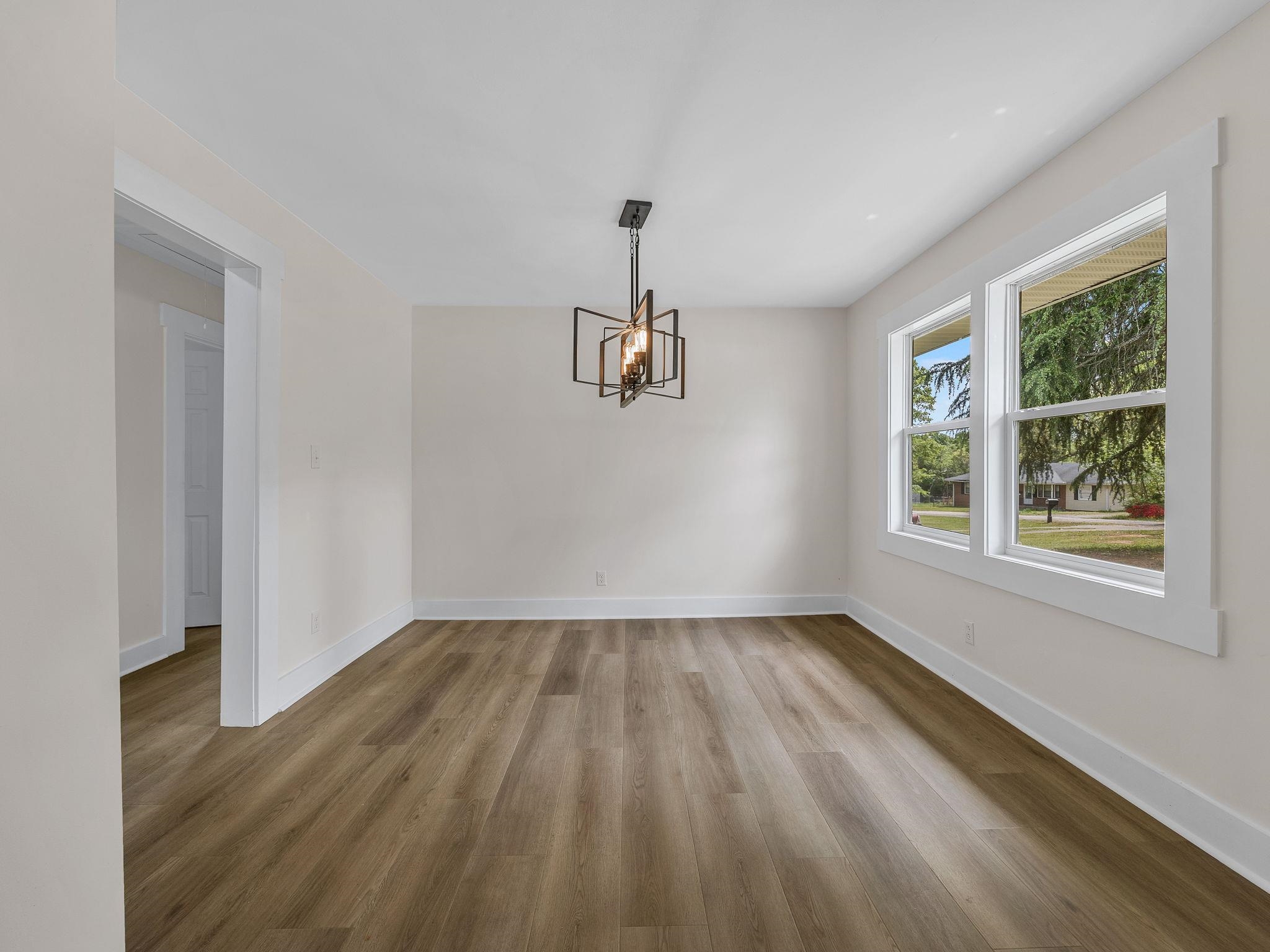 609 Ashwood Drive Property Photo 10