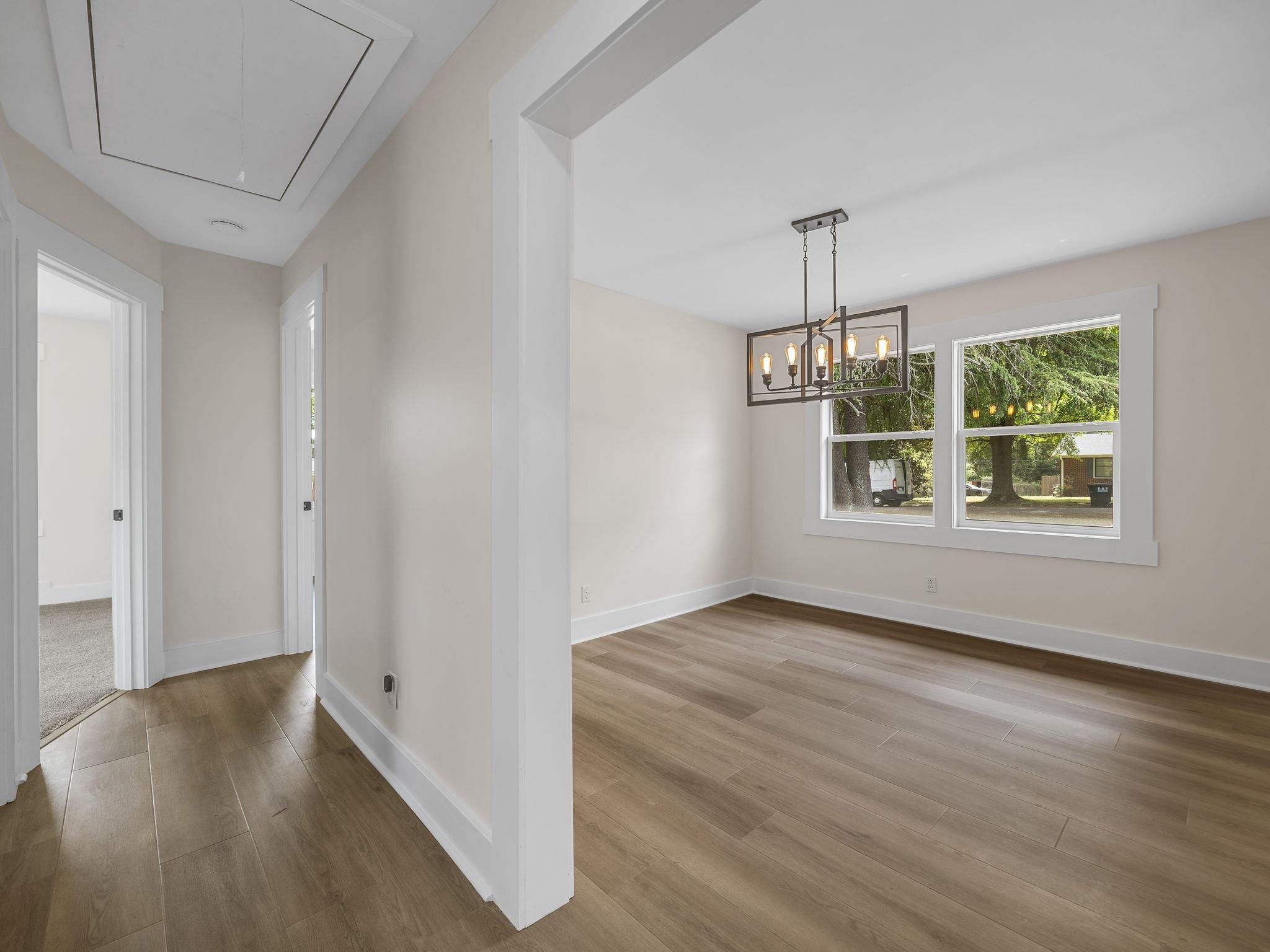 609 Ashwood Drive Property Photo 12