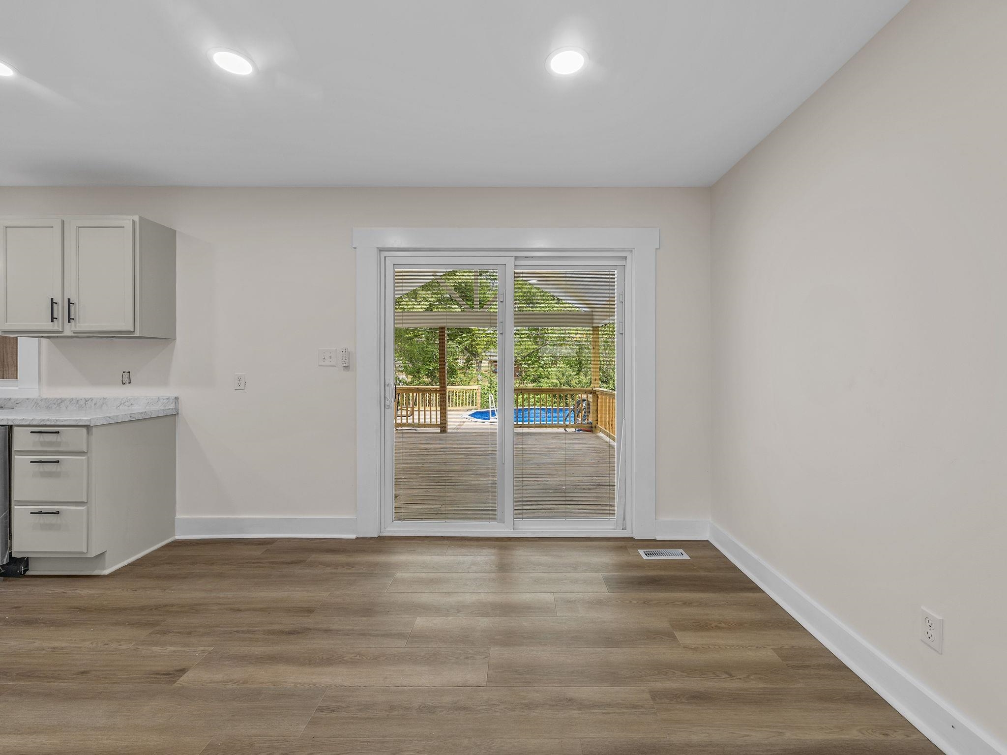 609 Ashwood Drive Property Photo 13