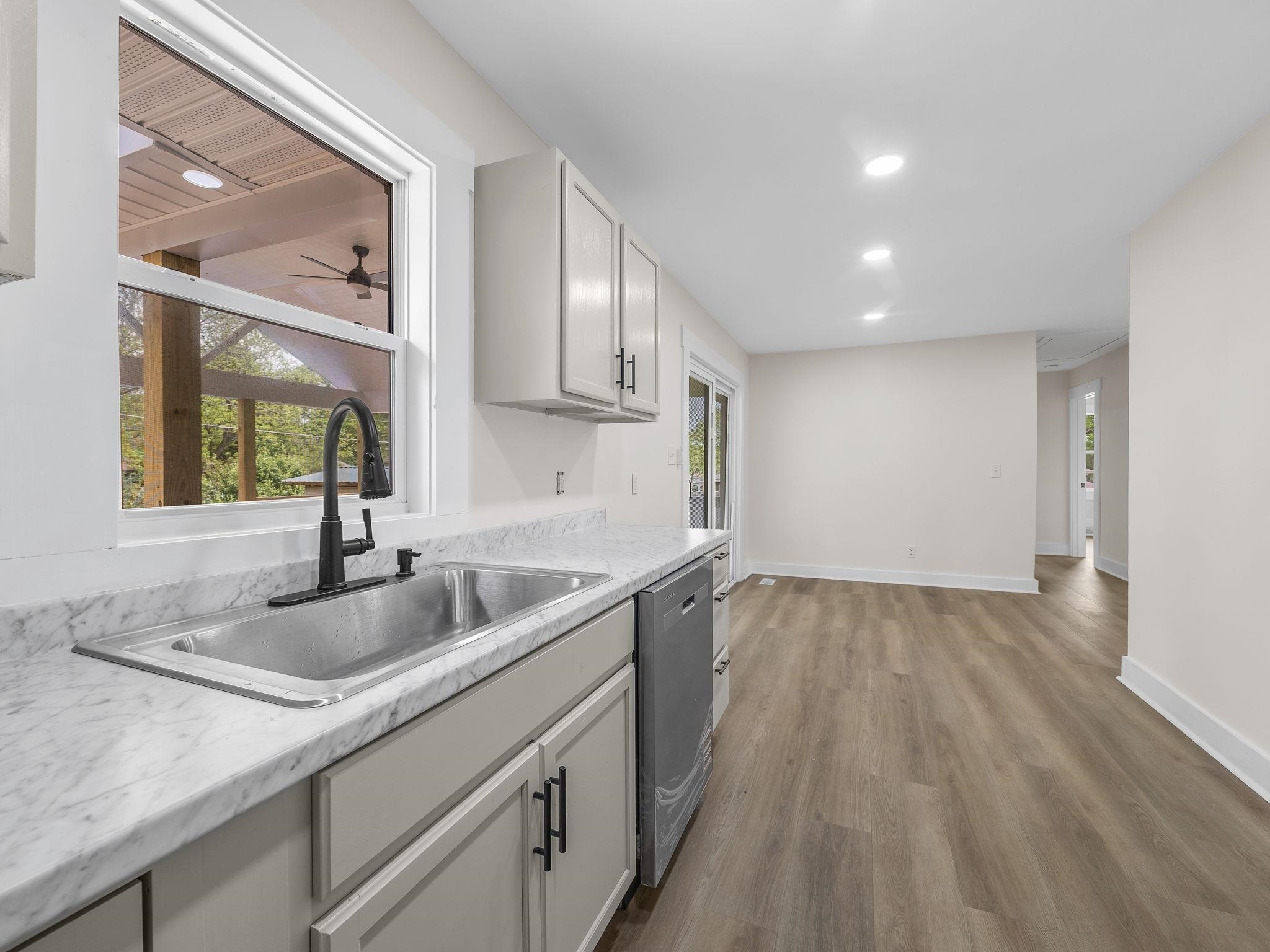 609 Ashwood Drive Property Photo 18