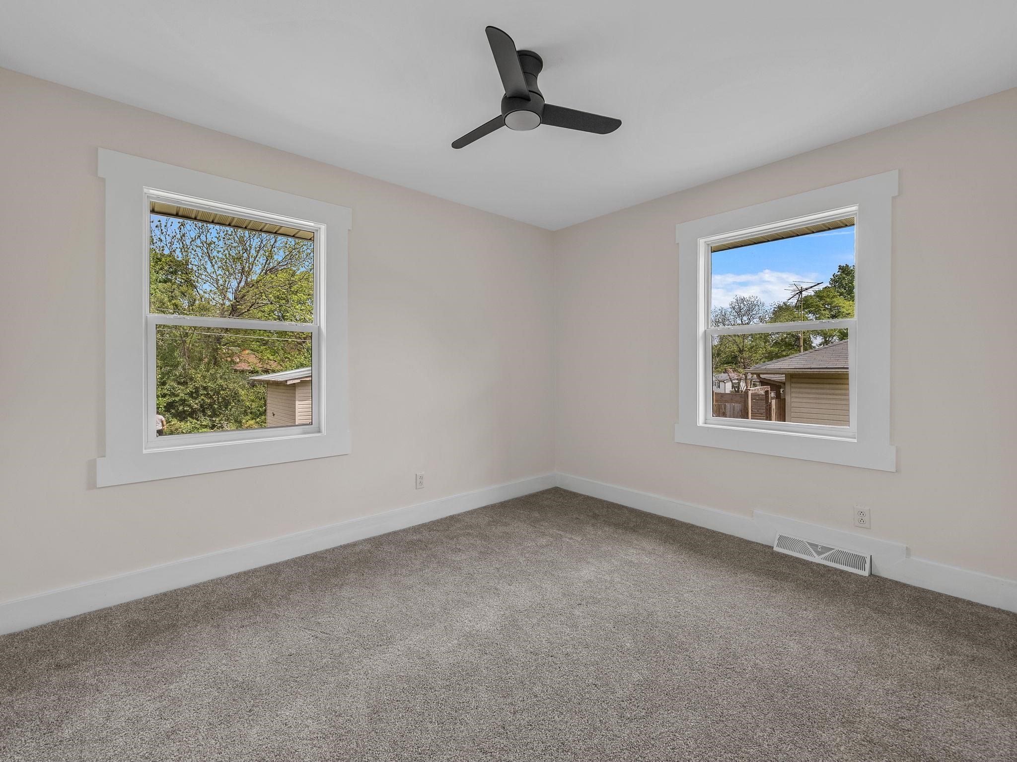 609 Ashwood Drive Property Photo 24