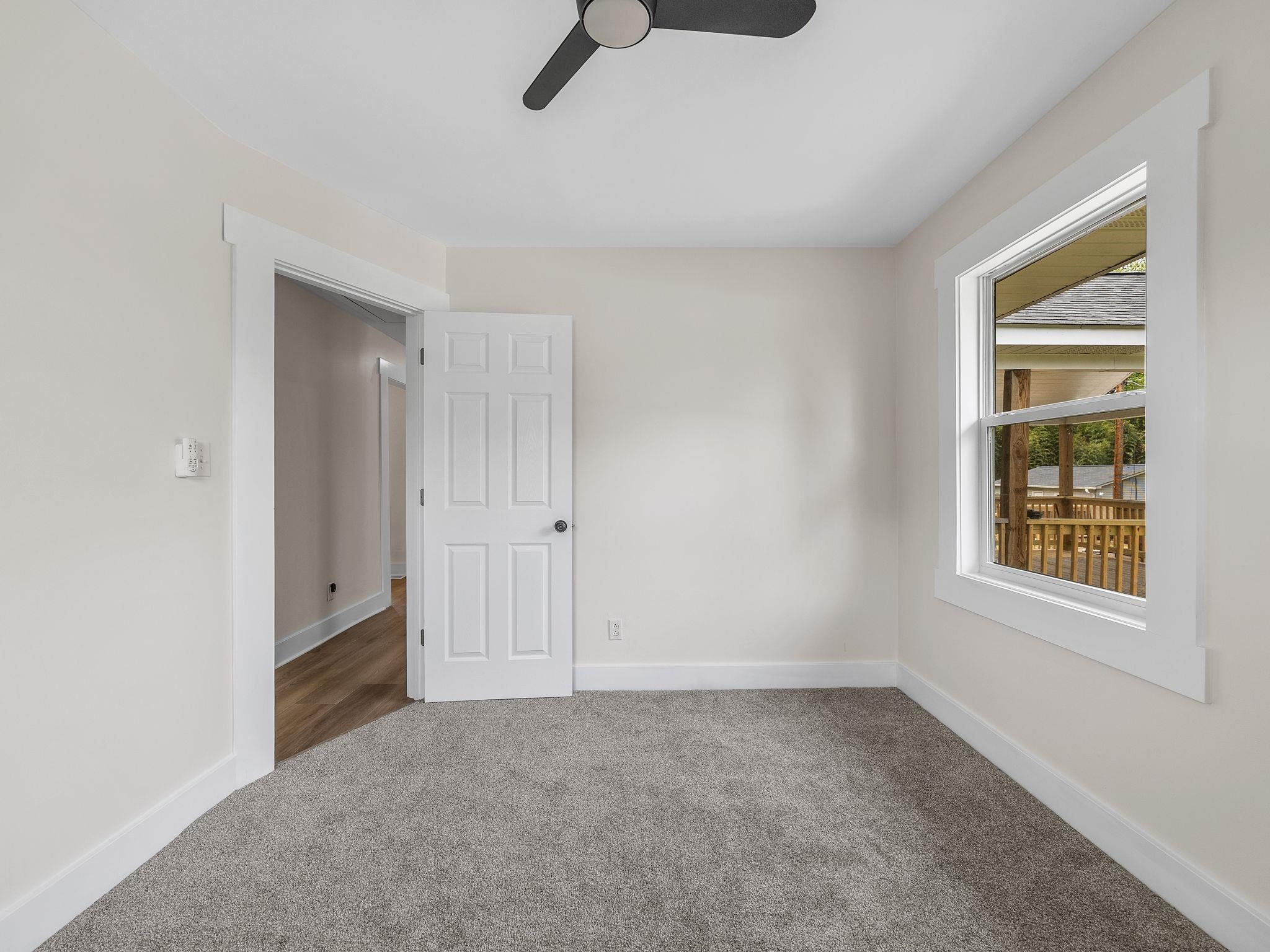 609 Ashwood Drive Property Photo 25