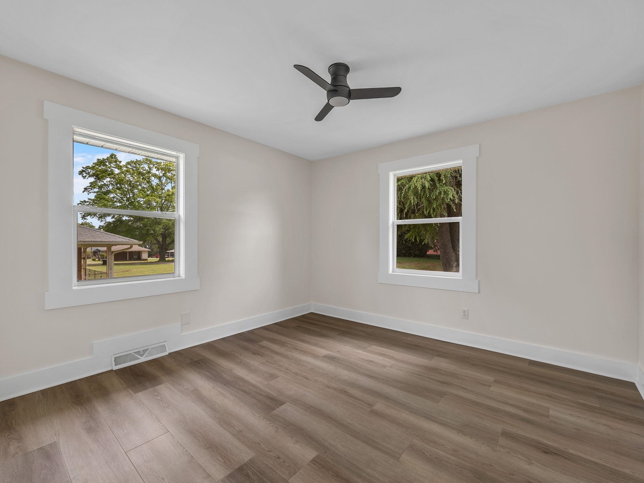 609 Ashwood Drive Property Photo 27