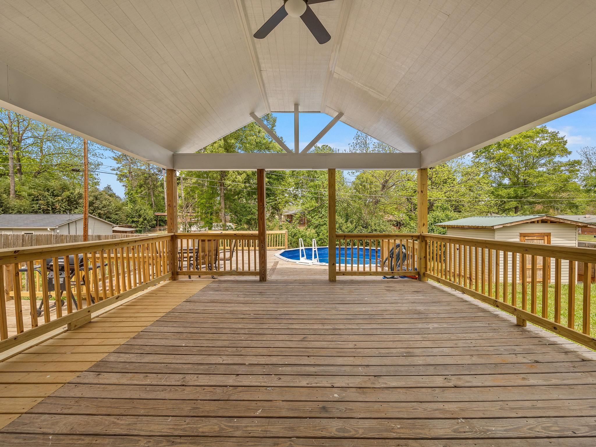 609 Ashwood Drive Property Photo 28