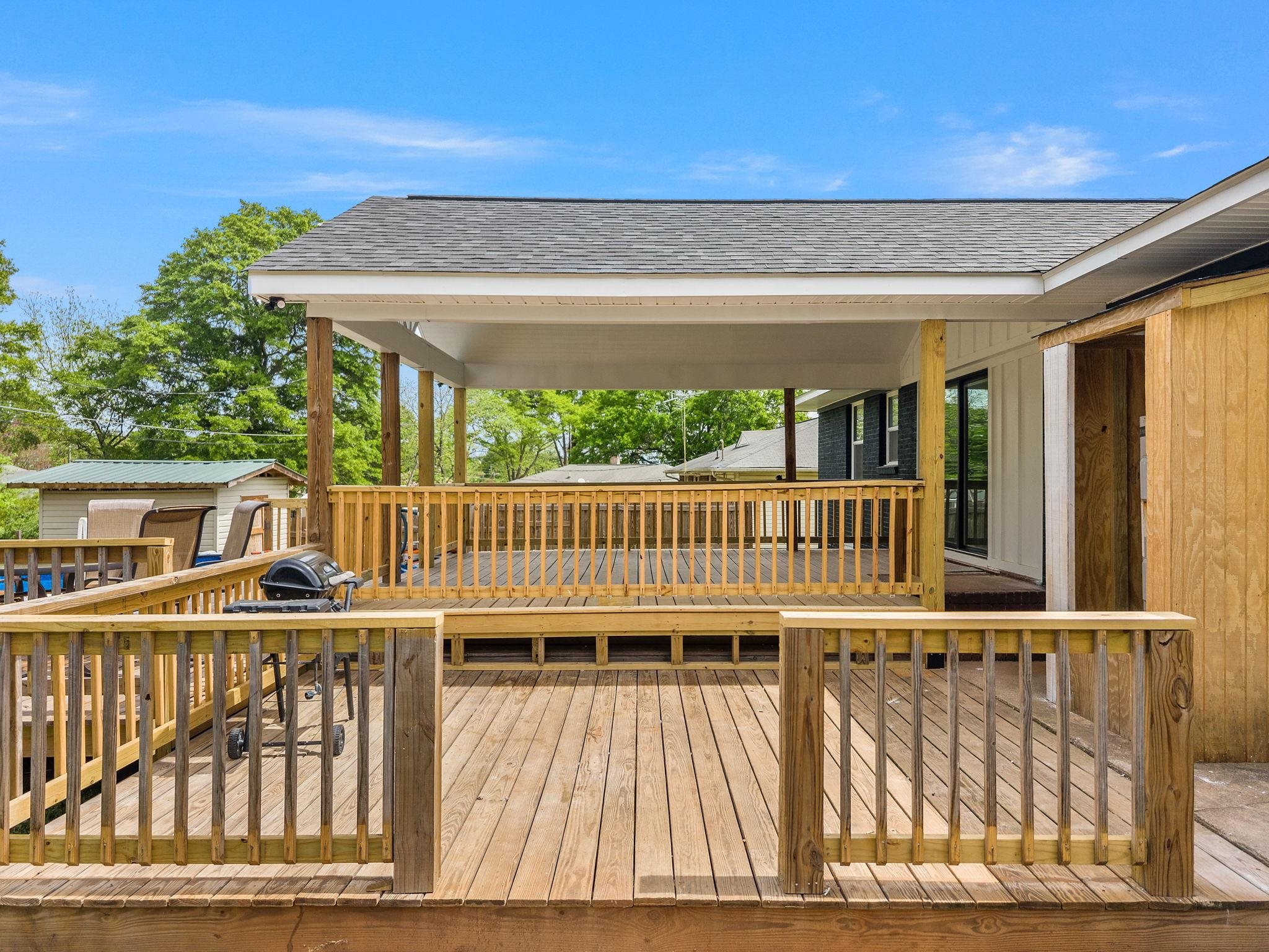 609 Ashwood Drive Property Photo 30