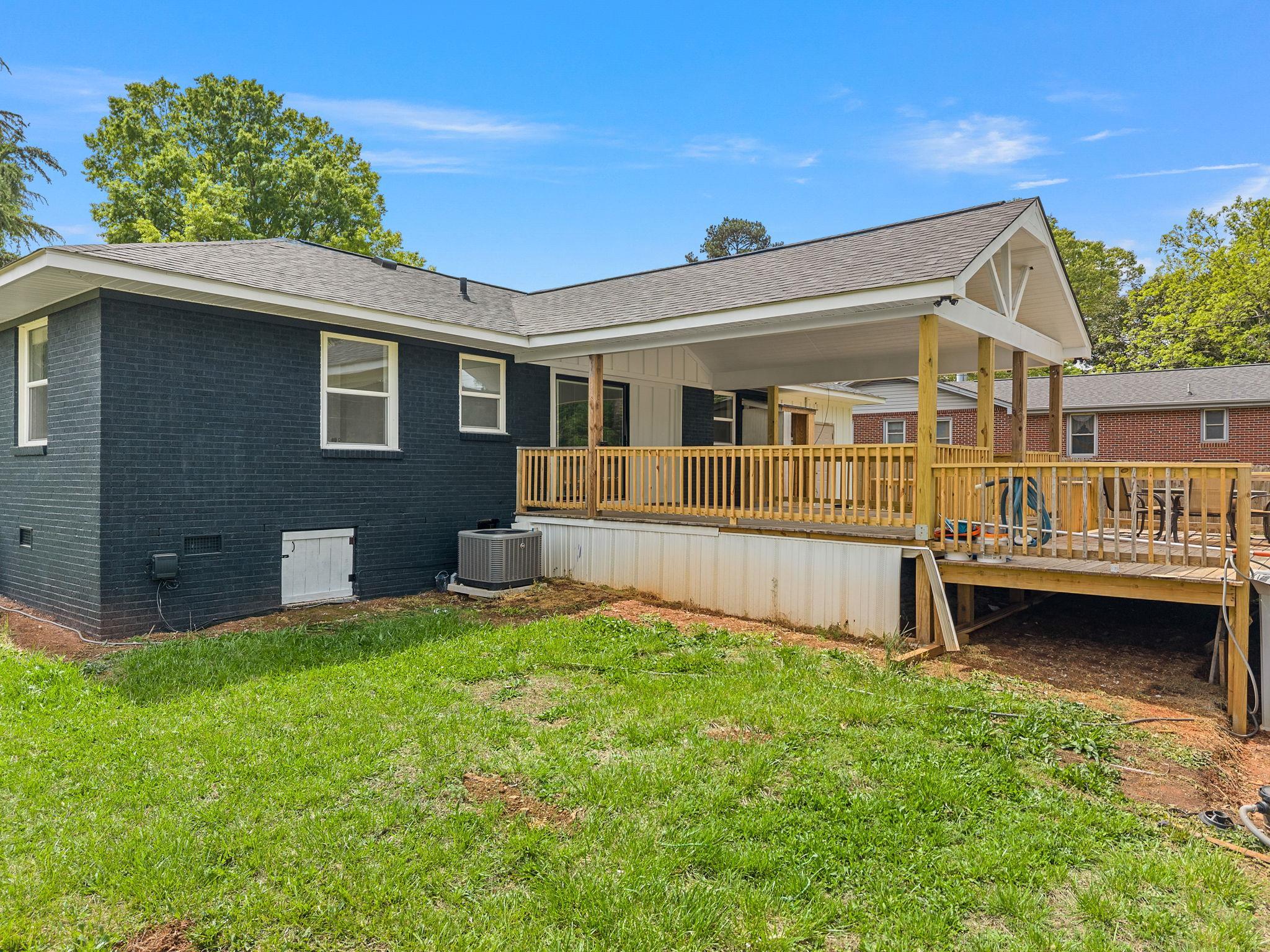 609 Ashwood Drive Property Photo 37