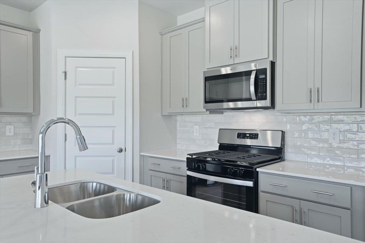 125 Gibbon Way Property Photo 9