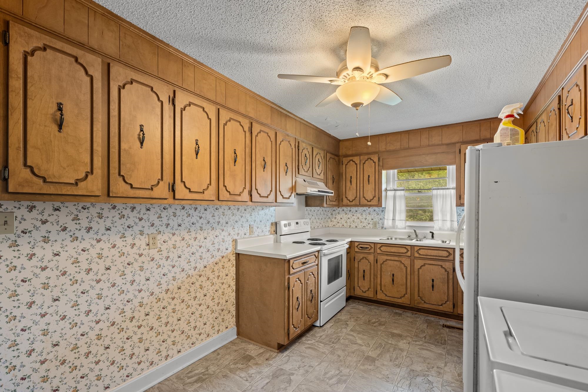 204 Catawba Street Property Photo 8